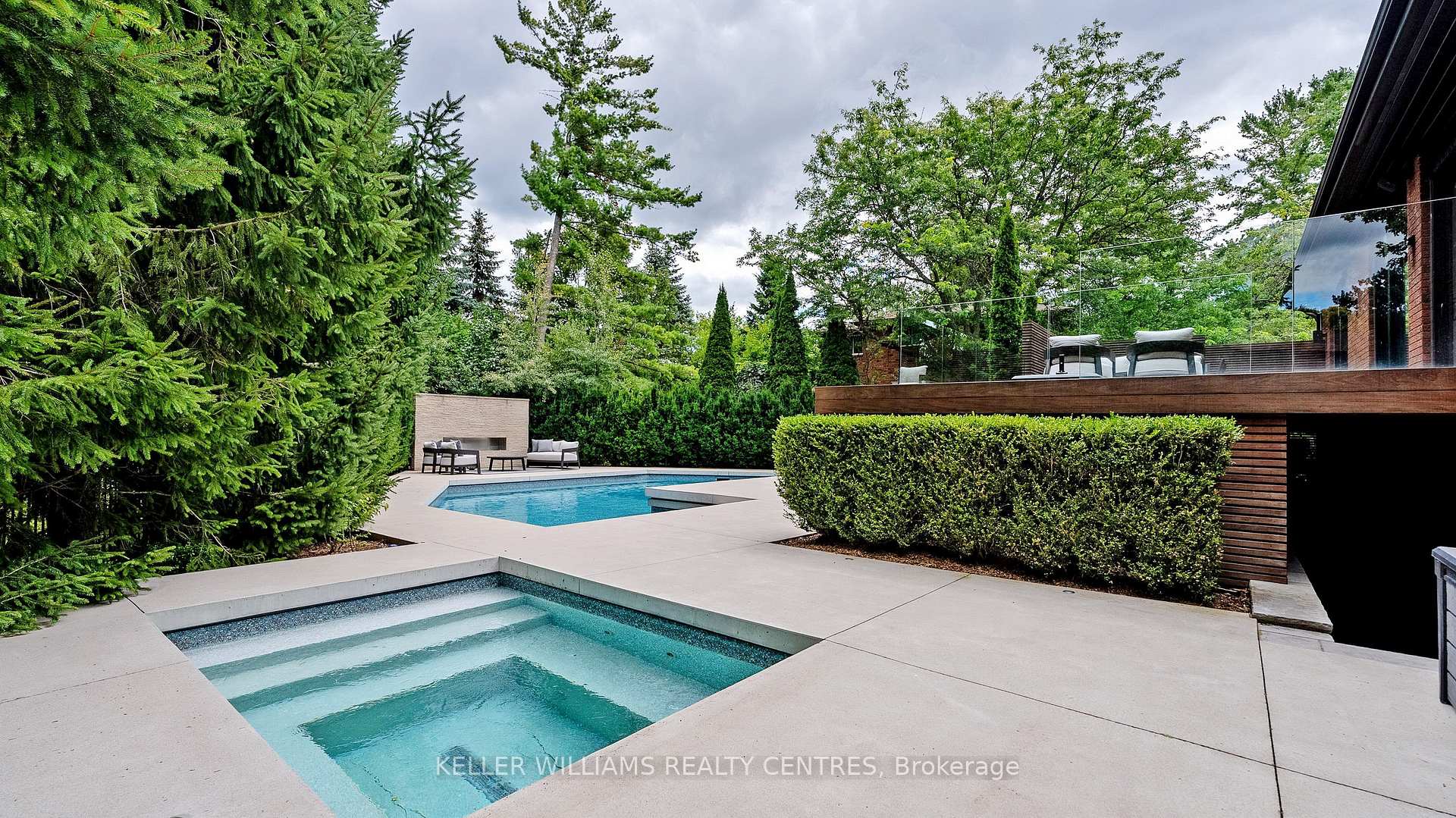 Photo 38 of 1 Forestwood Lane, Barrie, South Shore — HOMEH