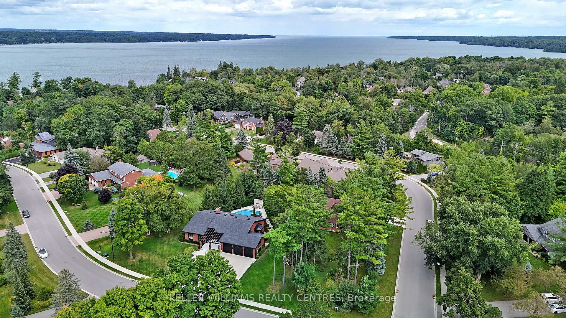 Photo 47 of 1 Forestwood Lane, Barrie, South Shore — HOMEH
