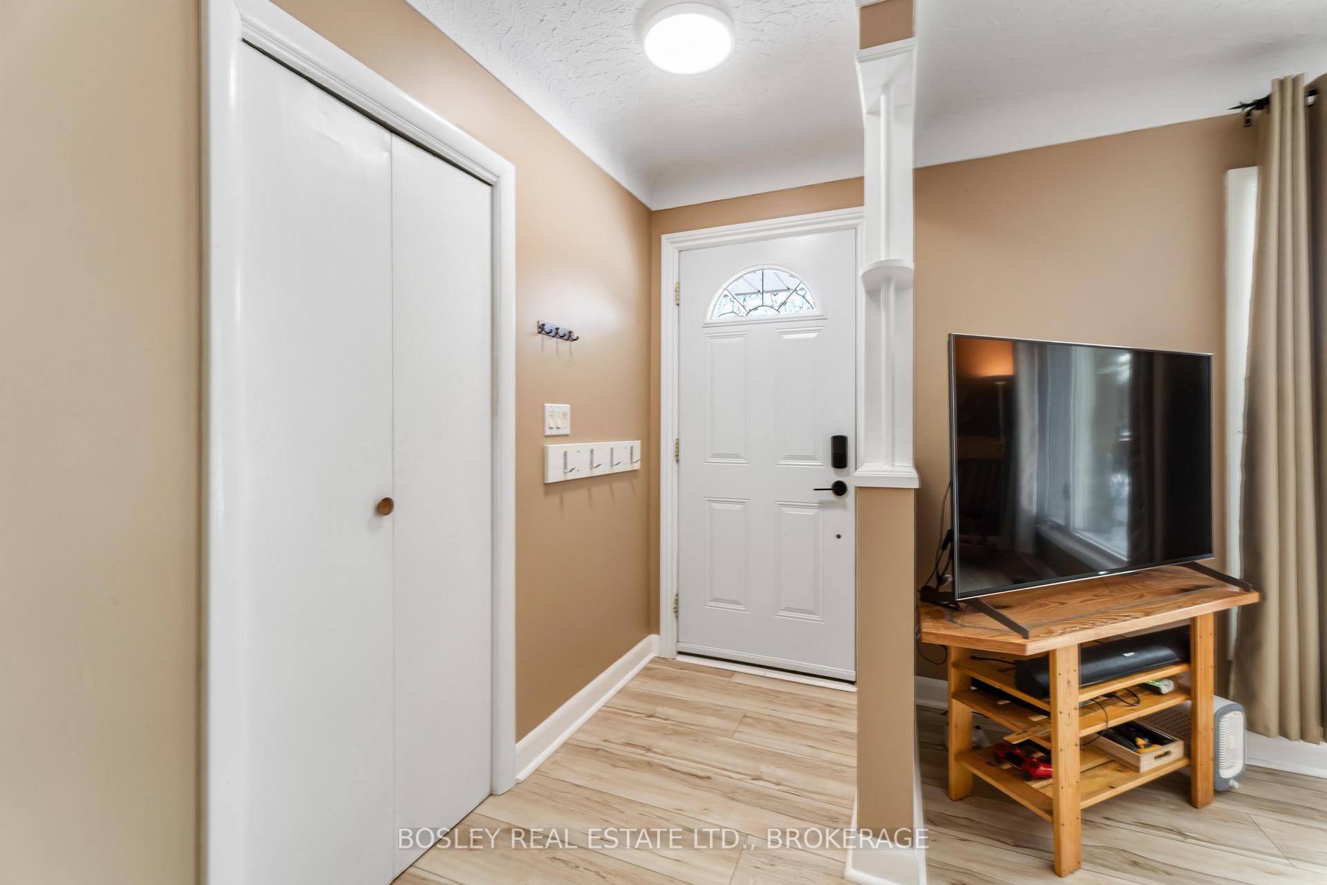 Photo 2 of 49 Aquadale Drive, St. Catharines, Lakeshore — HOMEH