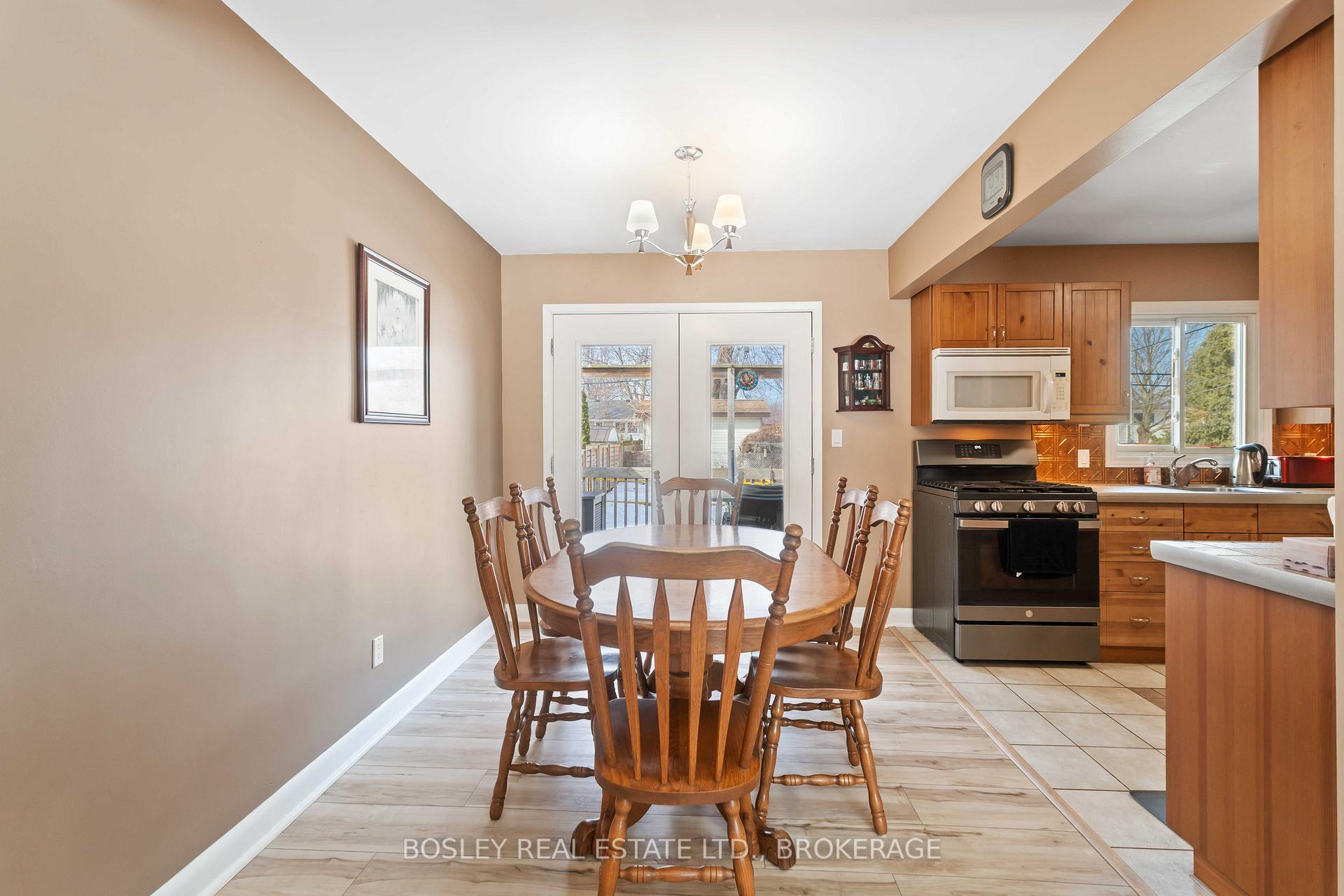Photo 6 of 49 Aquadale Drive, St. Catharines, Lakeshore — HOMEH