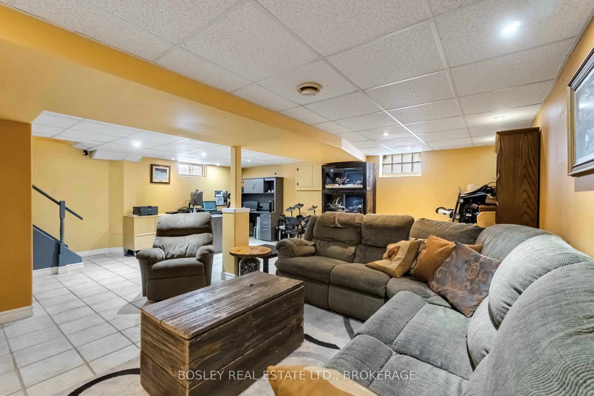 Photo 20 of 49 Aquadale Drive, St. Catharines, Lakeshore — HOMEH