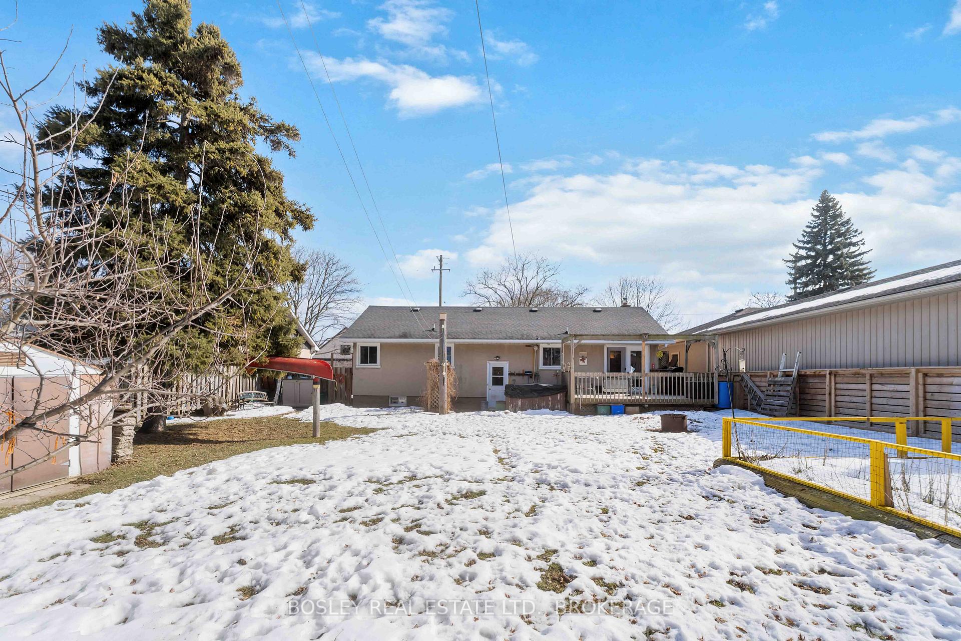 Photo 24 of 49 Aquadale Drive, St. Catharines, Lakeshore — HOMEH