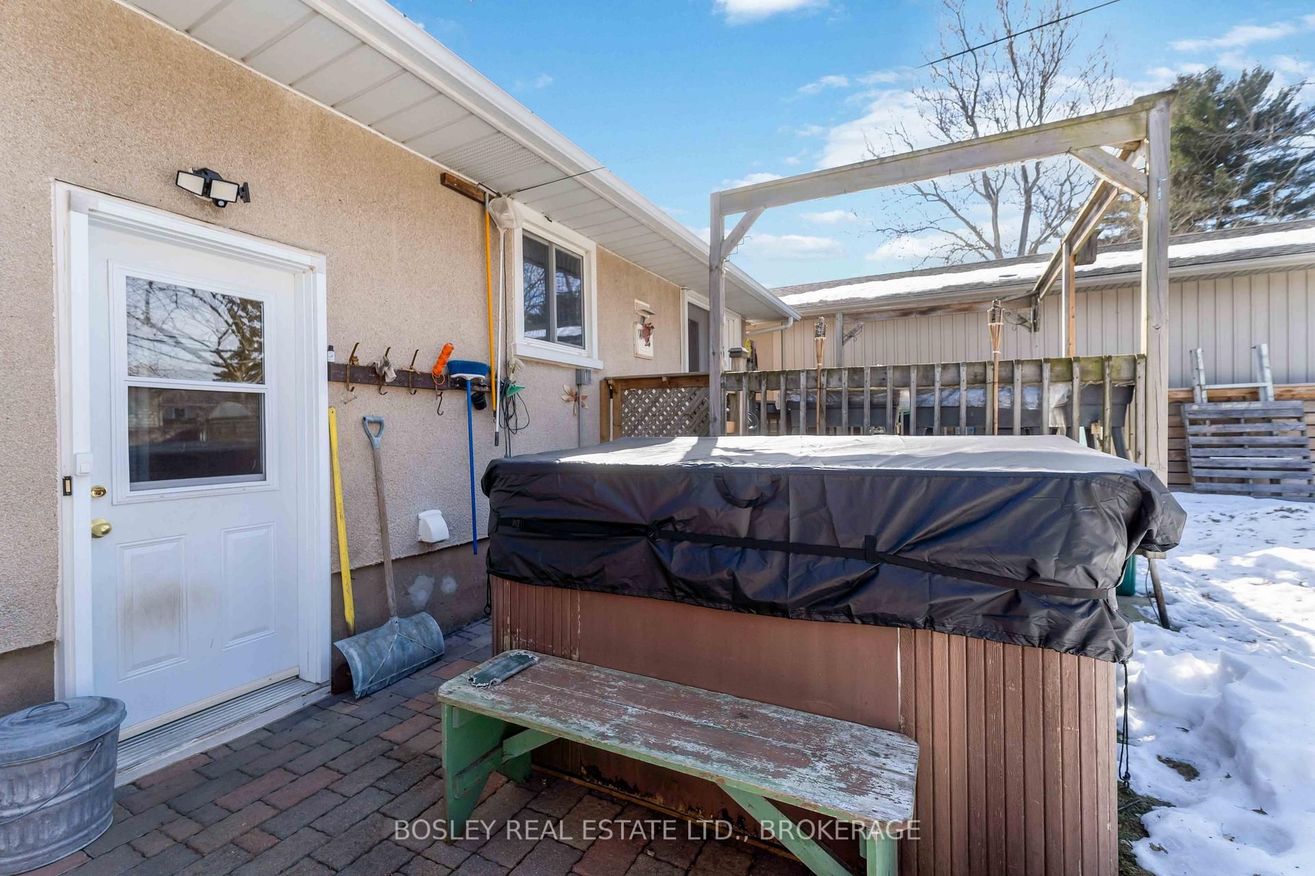 Photo 28 of 49 Aquadale Drive, St. Catharines, Lakeshore — HOMEH