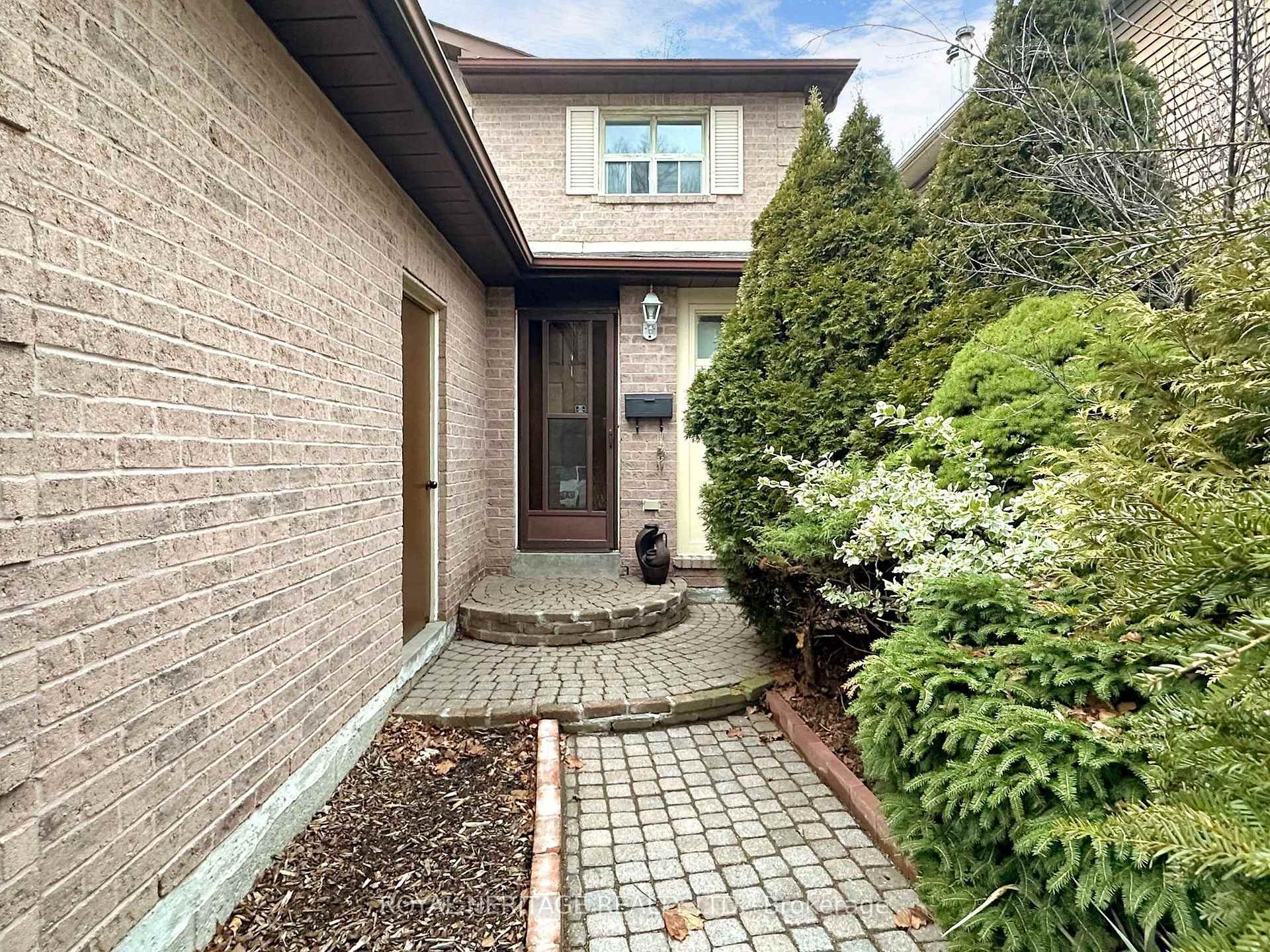 Photo 2 of 36 Frazer Road S, Ajax, South West — HOMEH
