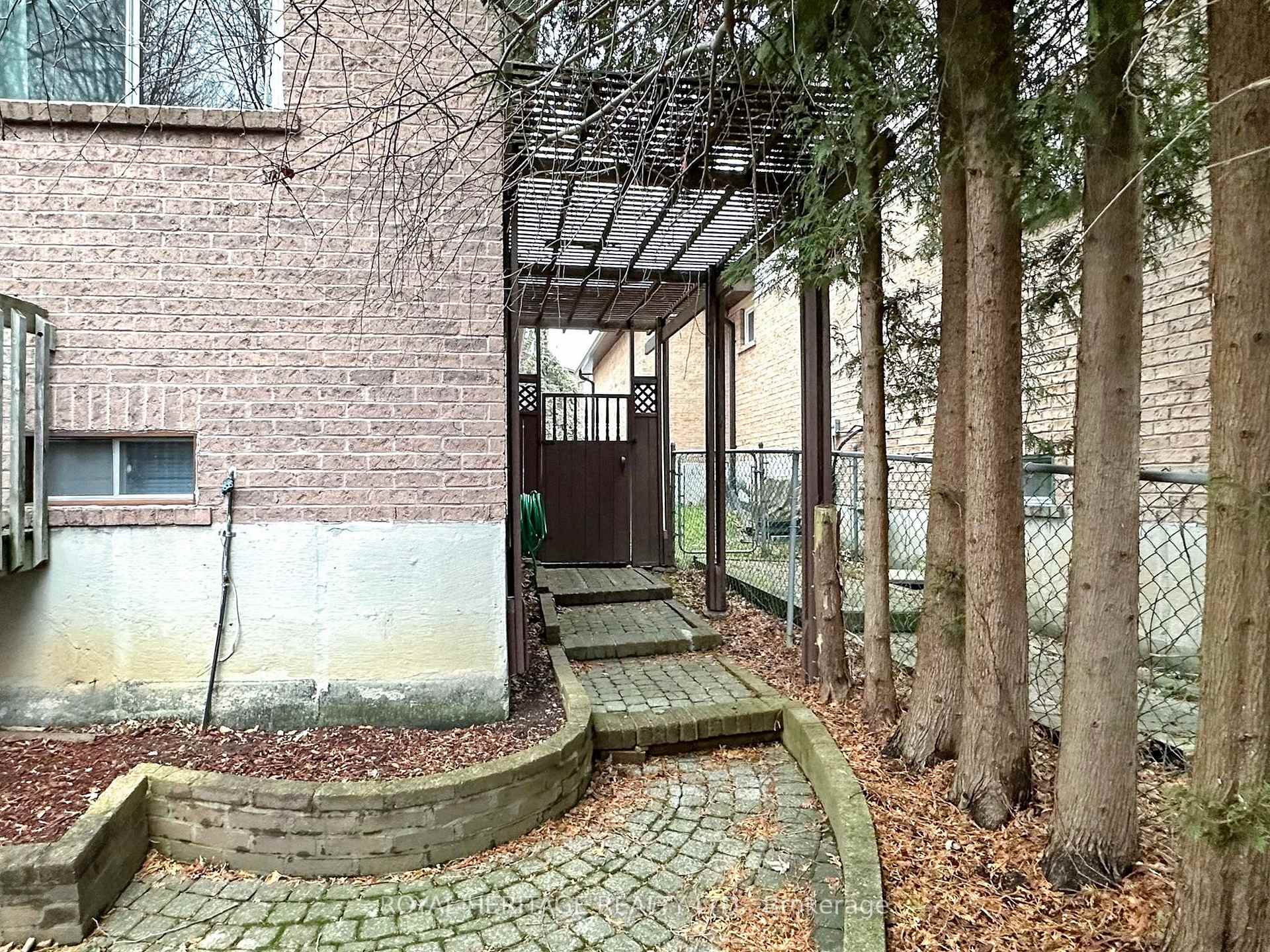 Photo 35 of 36 Frazer Road S, Ajax, South West — HOMEH