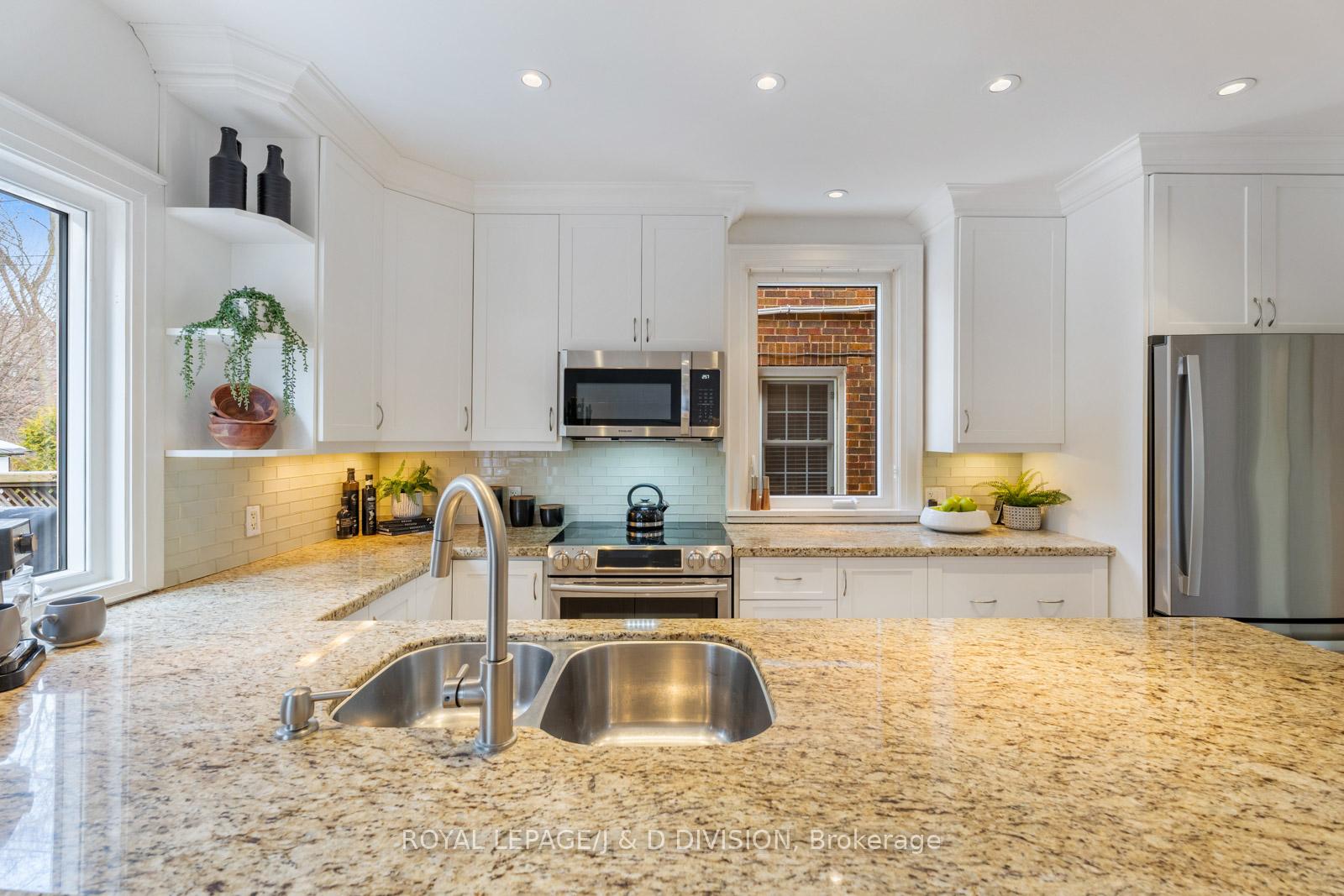 Photo 15 of 360 Briar Hill Avenue, Toronto, Lawrence Park South — HOMEH