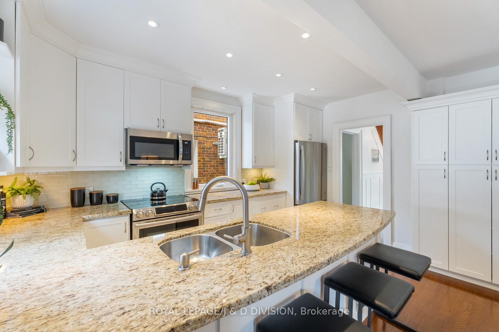 Photo 9 of 360 Briar Hill Avenue, Toronto, Lawrence Park South — HOMEH