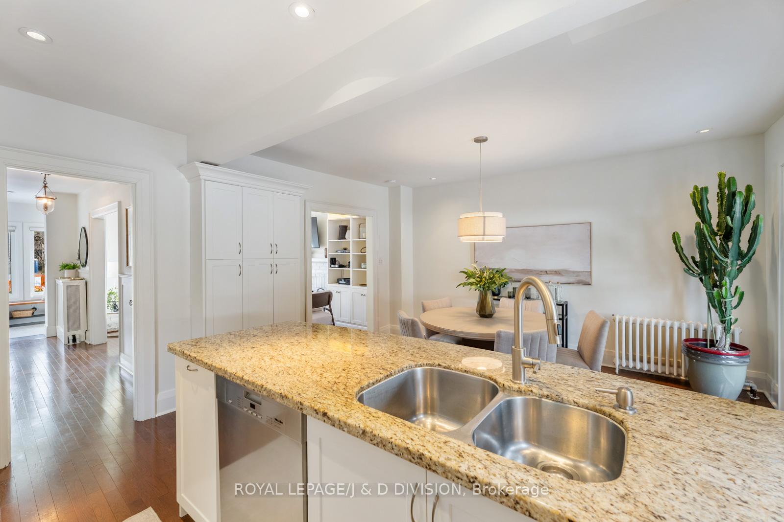 Photo 12 of 360 Briar Hill Avenue, Toronto, Lawrence Park South — HOMEH