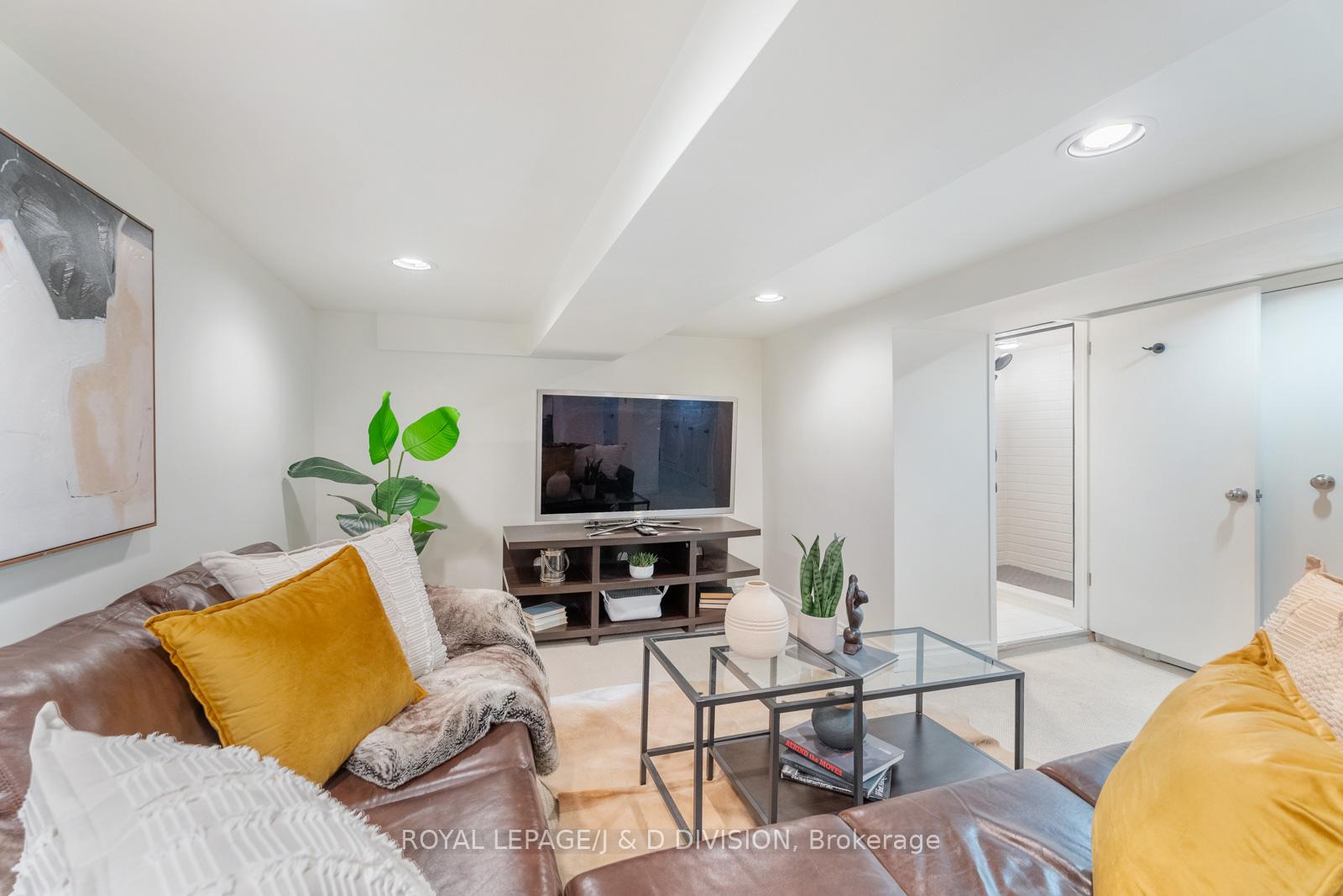 Photo 28 of 360 Briar Hill Avenue, Toronto, Lawrence Park South — HOMEH