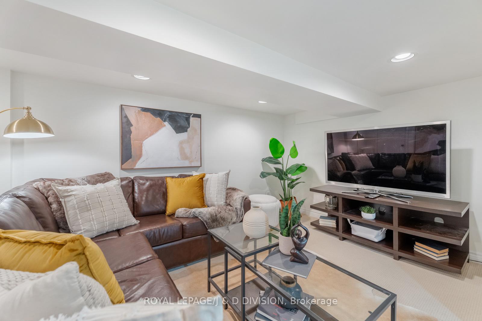 Photo 34 of 360 Briar Hill Avenue, Toronto, Lawrence Park South — HOMEH