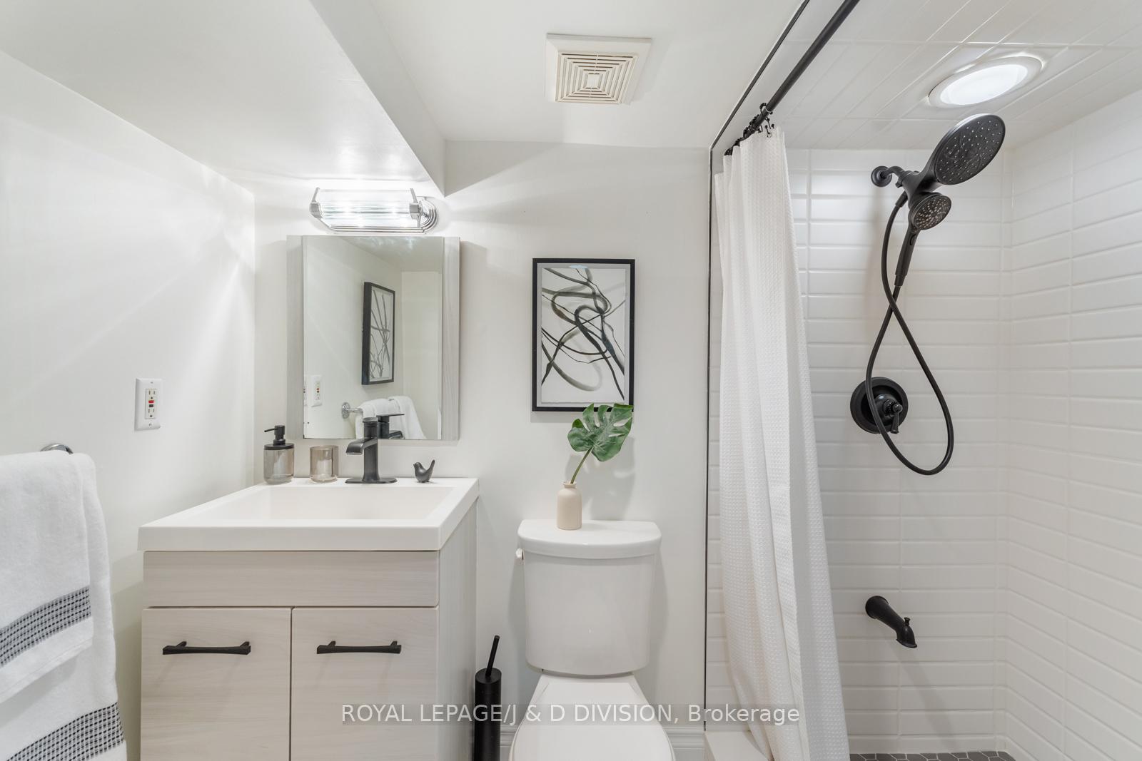 Photo 32 of 360 Briar Hill Avenue, Toronto, Lawrence Park South — HOMEH