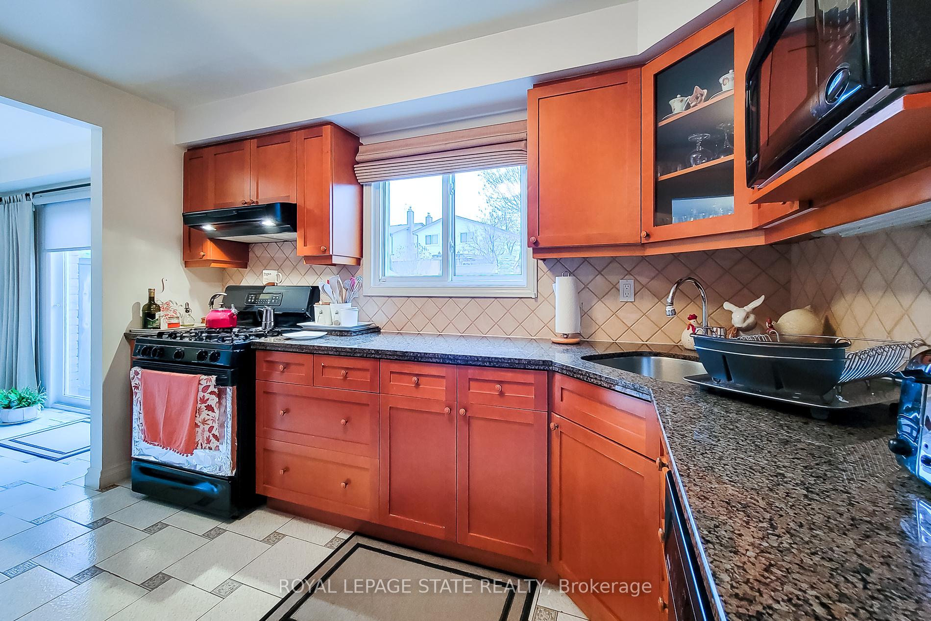 Photo 13 of 170 Glenashton Drive, Hamilton, Stoney Creek — HOMEH