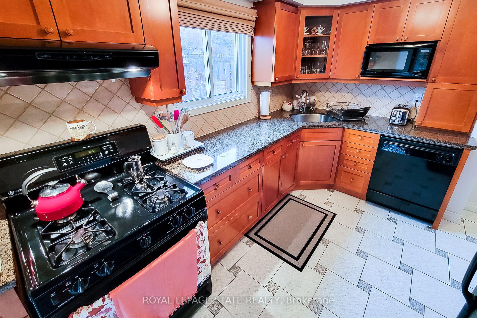 Photo 21 of 170 Glenashton Drive, Hamilton, Stoney Creek — HOMEH
