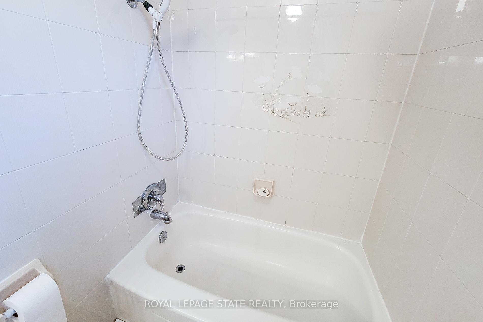 Photo 32 of 170 Glenashton Drive, Hamilton, Stoney Creek — HOMEH