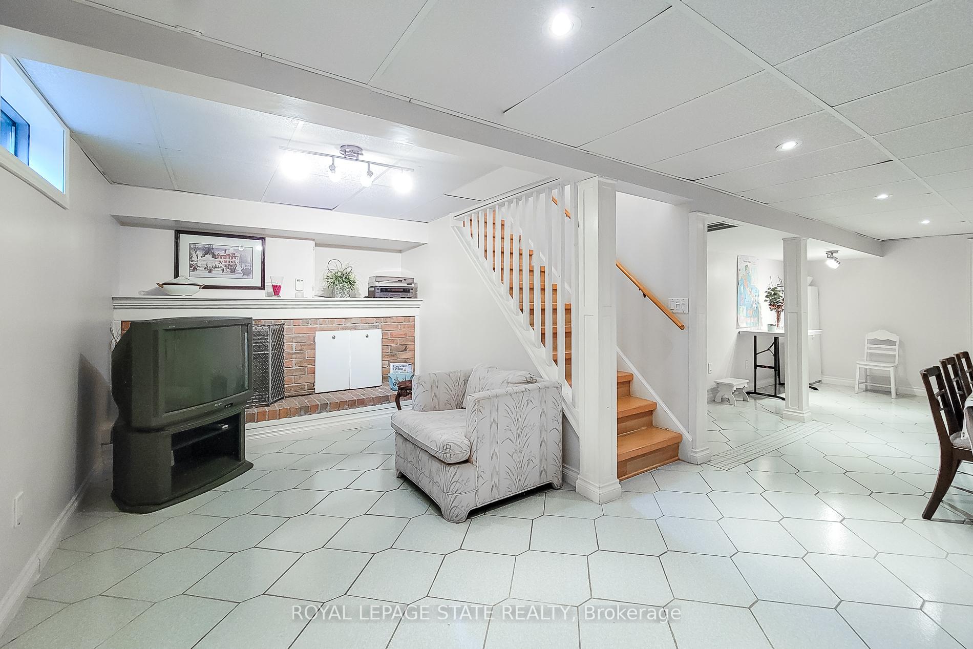 Photo 35 of 170 Glenashton Drive, Hamilton, Stoney Creek — HOMEH