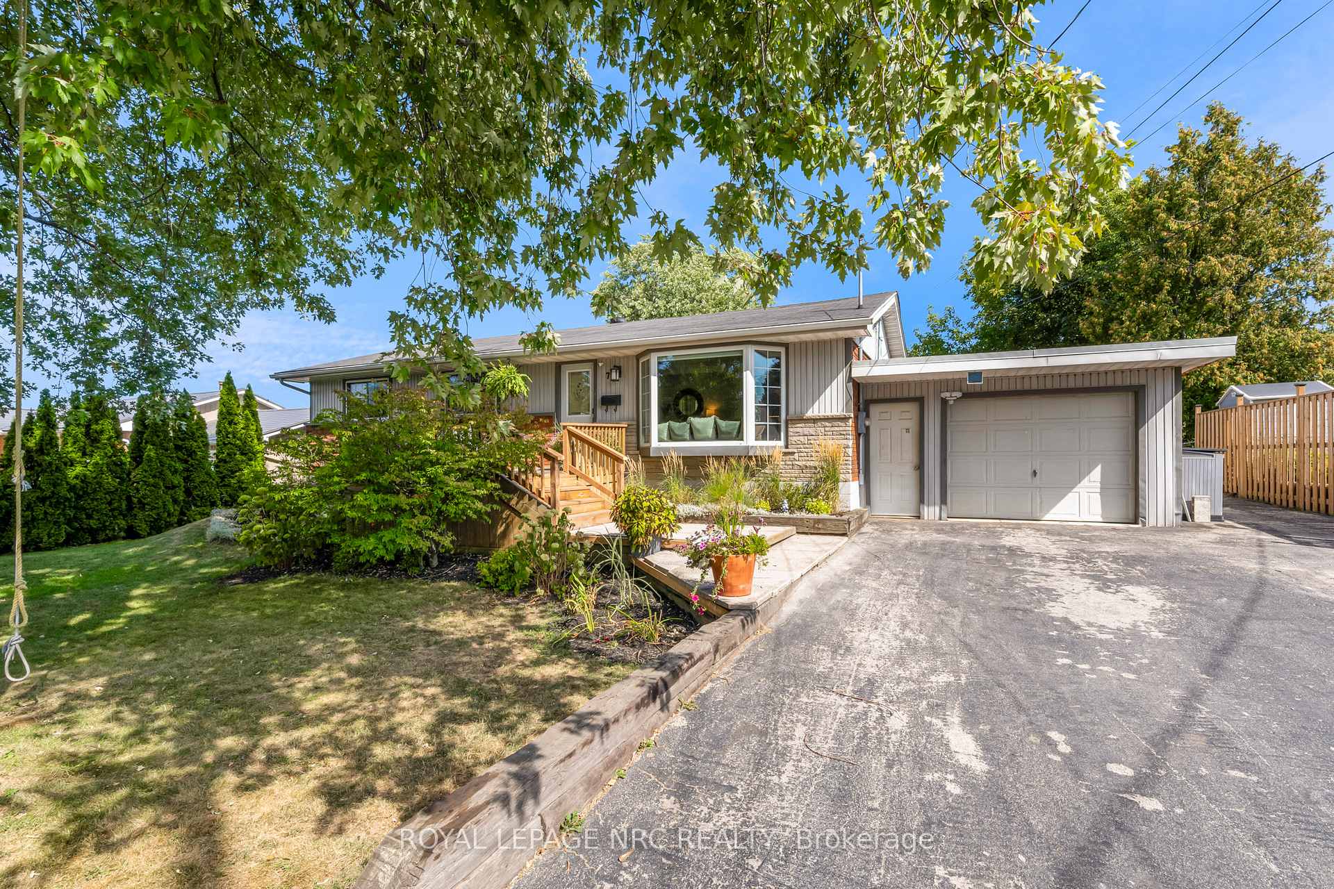 Photo 2 of 7 Craig Boulevard, Grimsby, Grimsby West — HOMEH