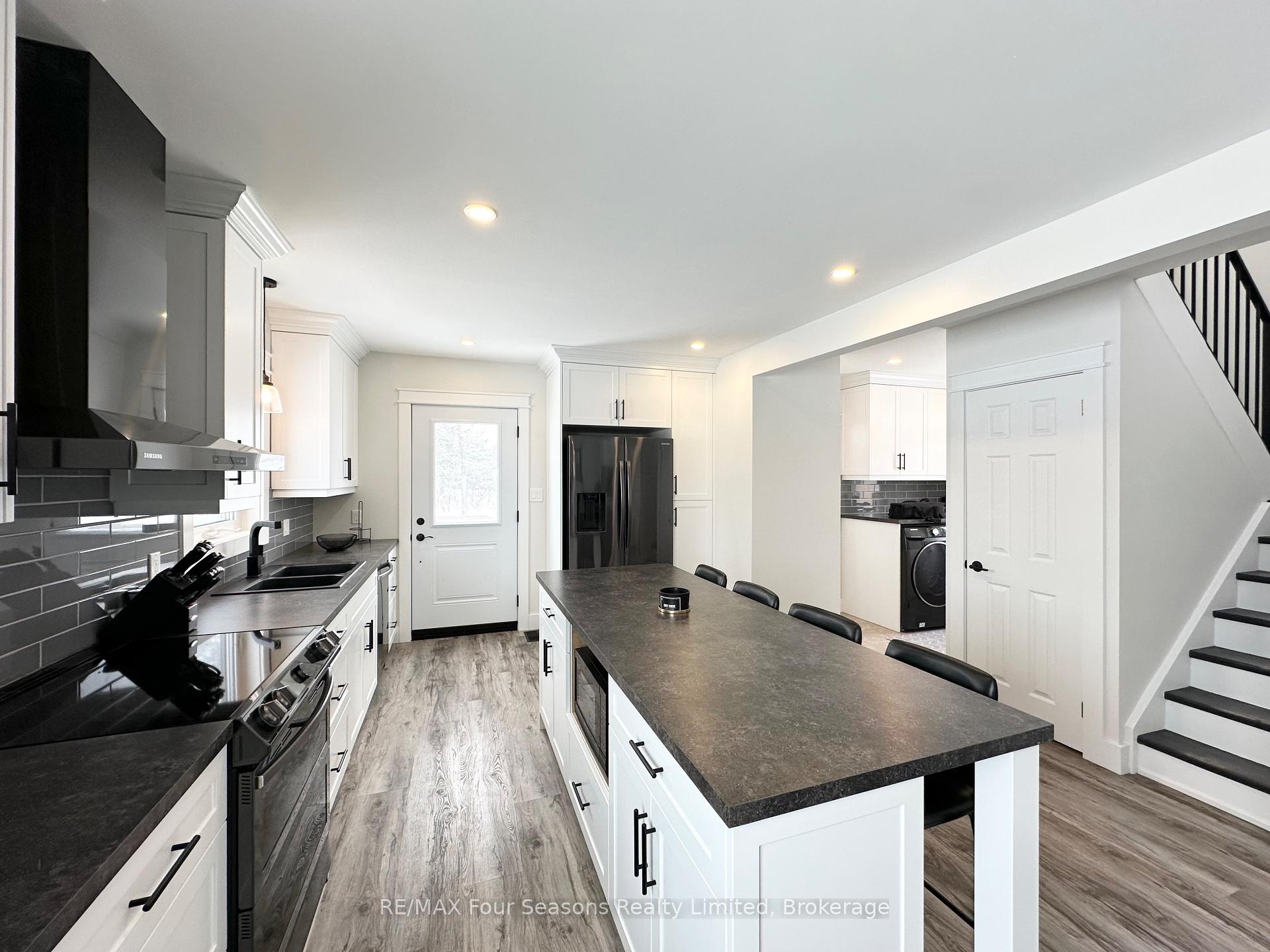 Photo 14 of 7455 County Road 91, Clearview, Stayner — HOMEH