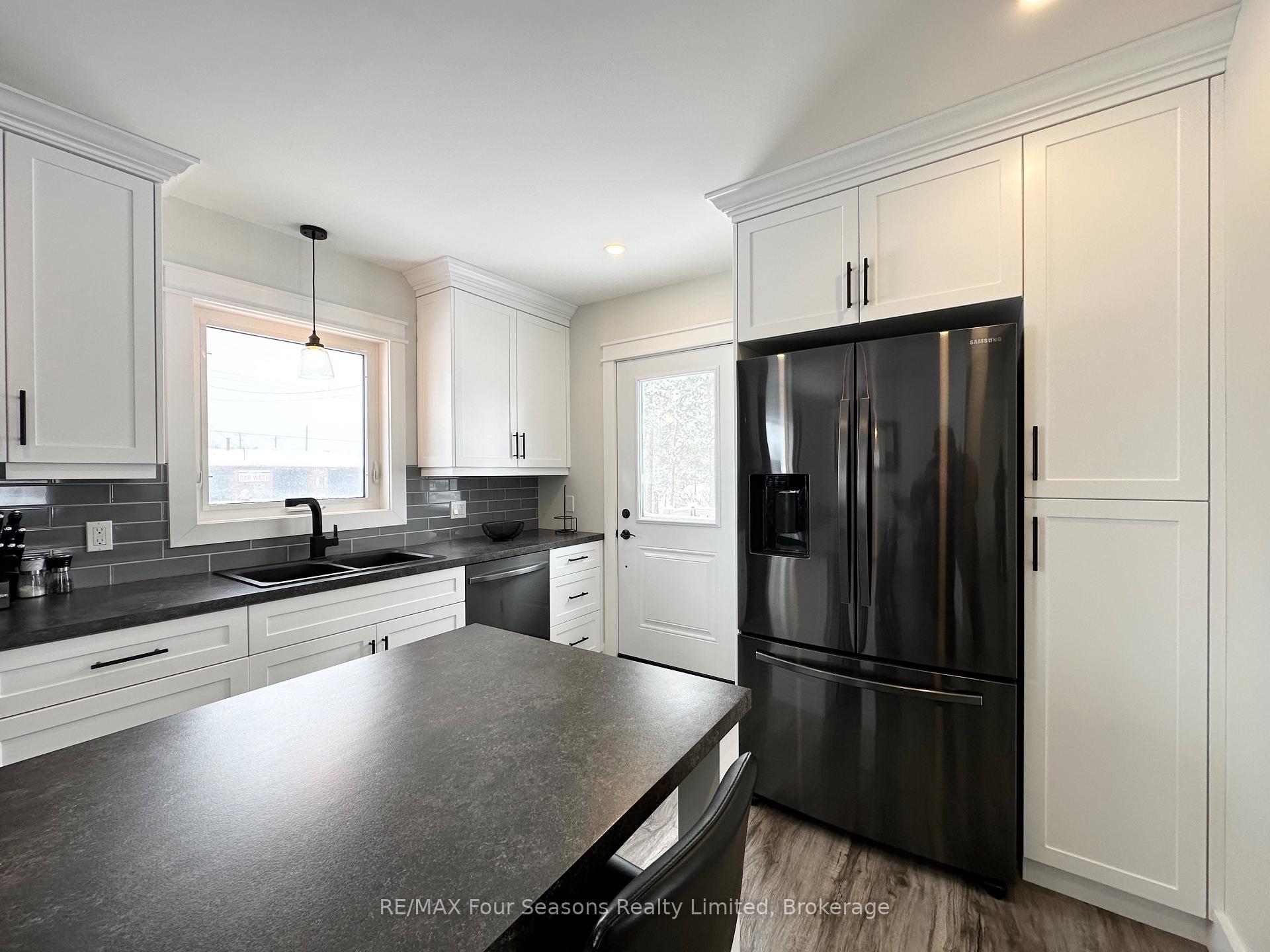 Photo 9 of 7455 County Road 91, Clearview, Stayner — HOMEH