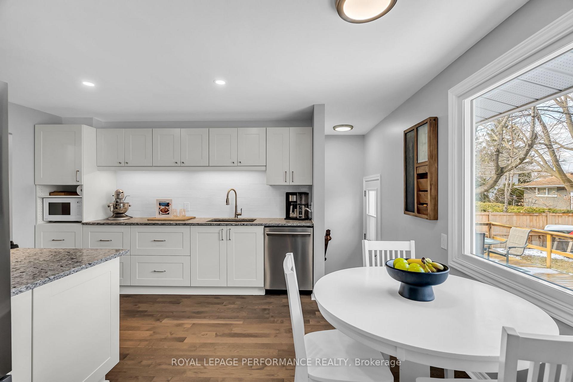 Photo 5 of 15 Brian Crescent, Ottawa, Bruce Farm/Graham Park/Qualicum/Bellands — HOMEH