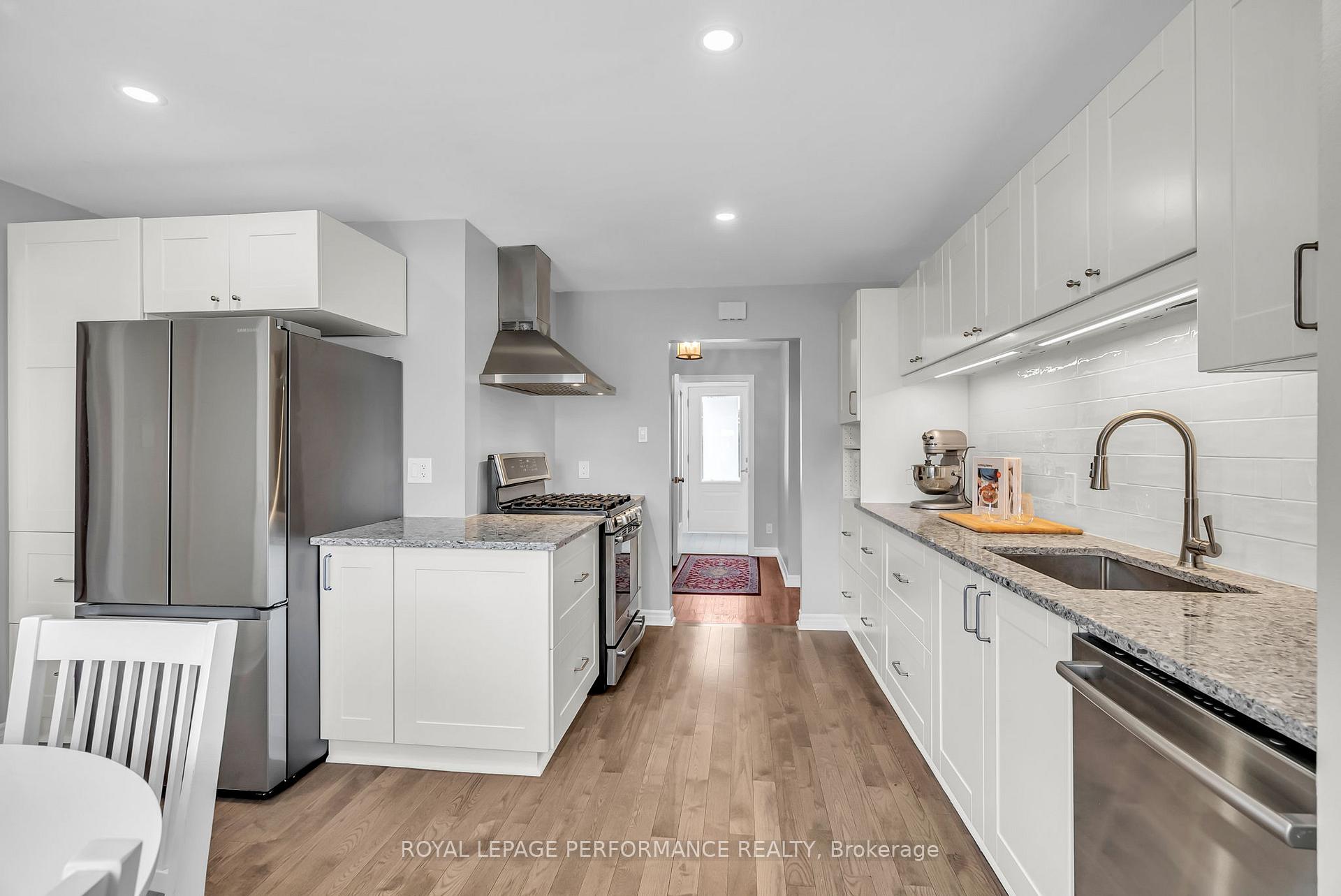 Photo 9 of 15 Brian Crescent, Ottawa, Bruce Farm/Graham Park/Qualicum/Bellands — HOMEH