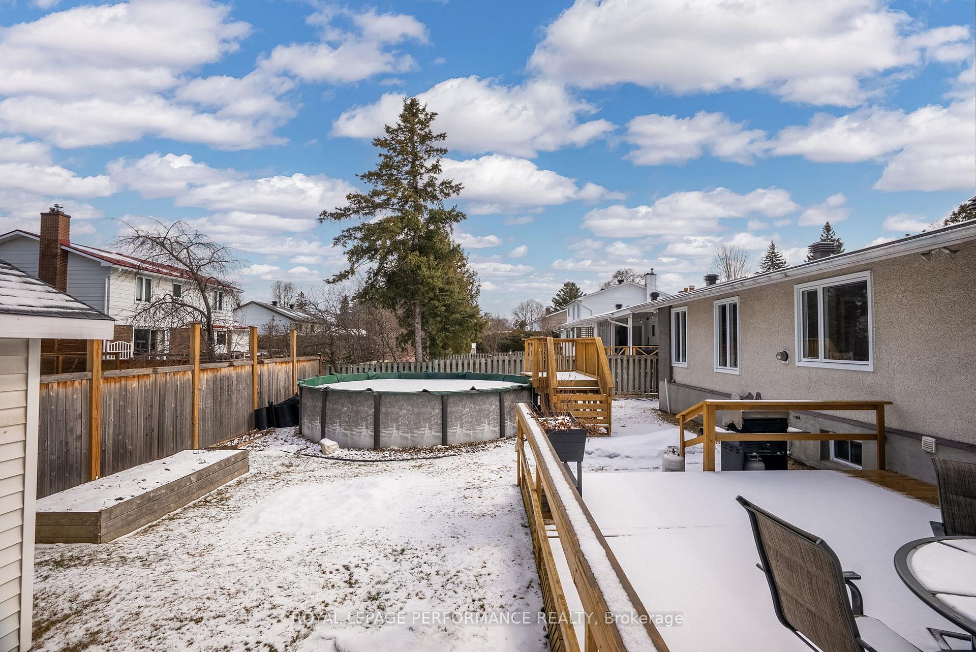 Photo 36 of 15 Brian Crescent, Ottawa, Bruce Farm/Graham Park/Qualicum/Bellands — HOMEH
