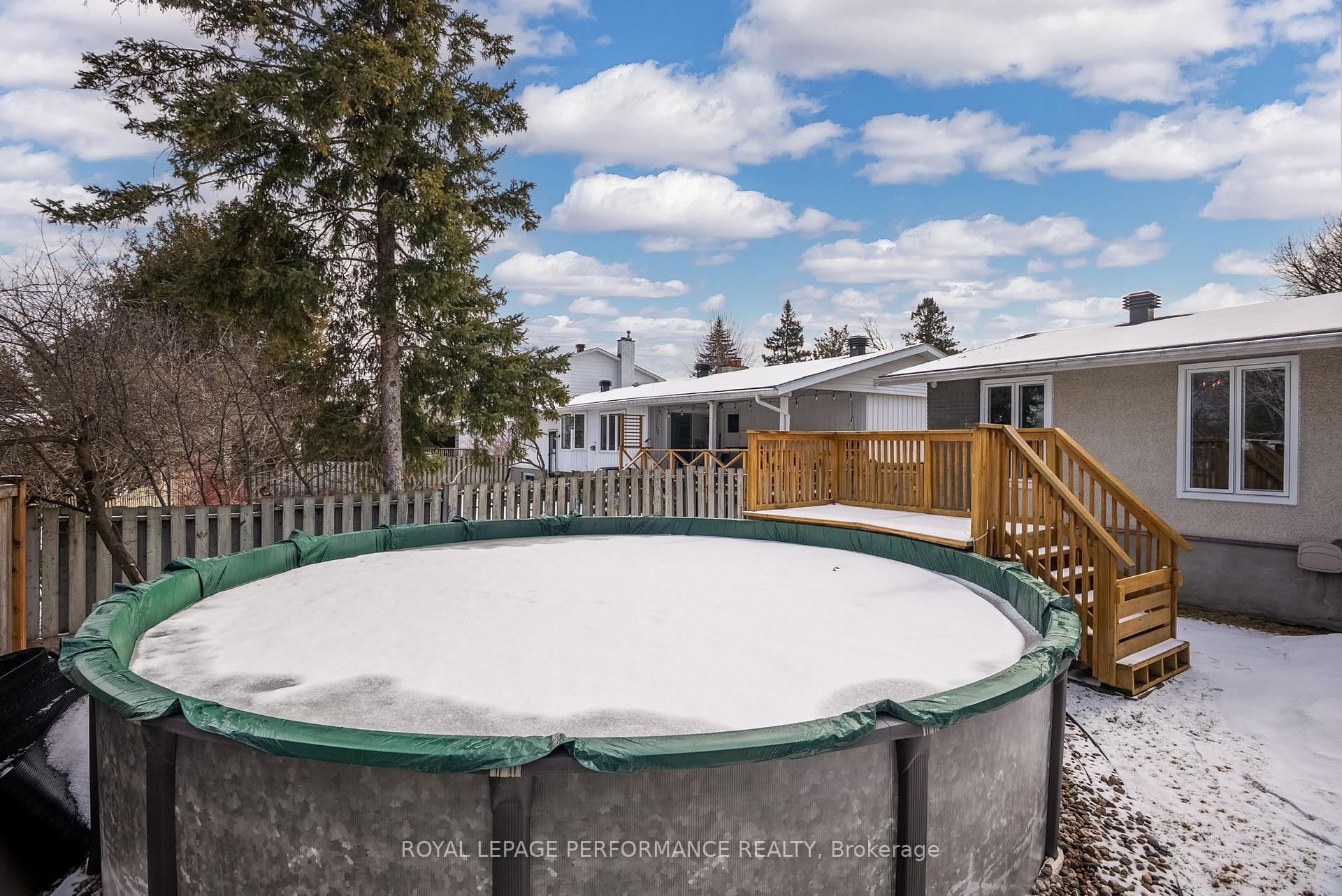 Photo 37 of 15 Brian Crescent, Ottawa, Bruce Farm/Graham Park/Qualicum/Bellands — HOMEH