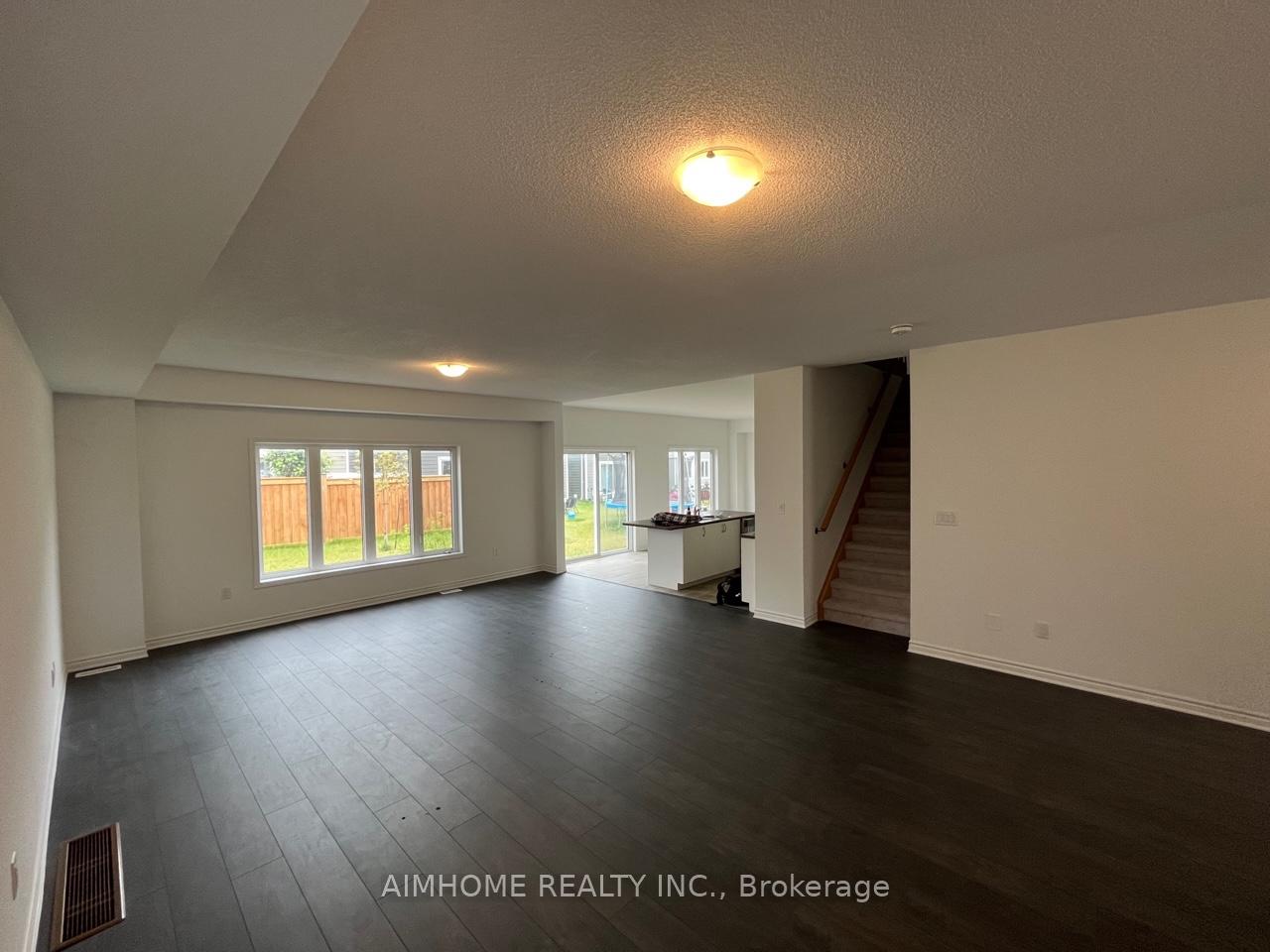 Photo 7 of 14 Catamaran Drive, Wasaga Beach — HOMEH