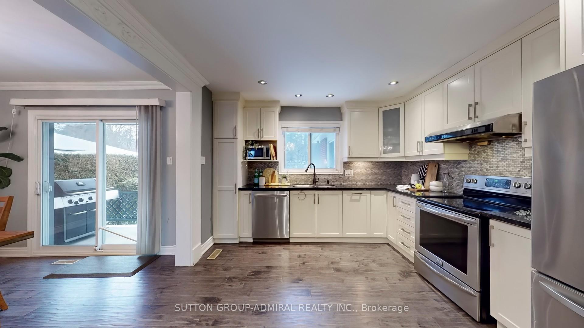 Photo 9 of 144 Kirk Drive, Markham, Royal Orchard — HOMEH
