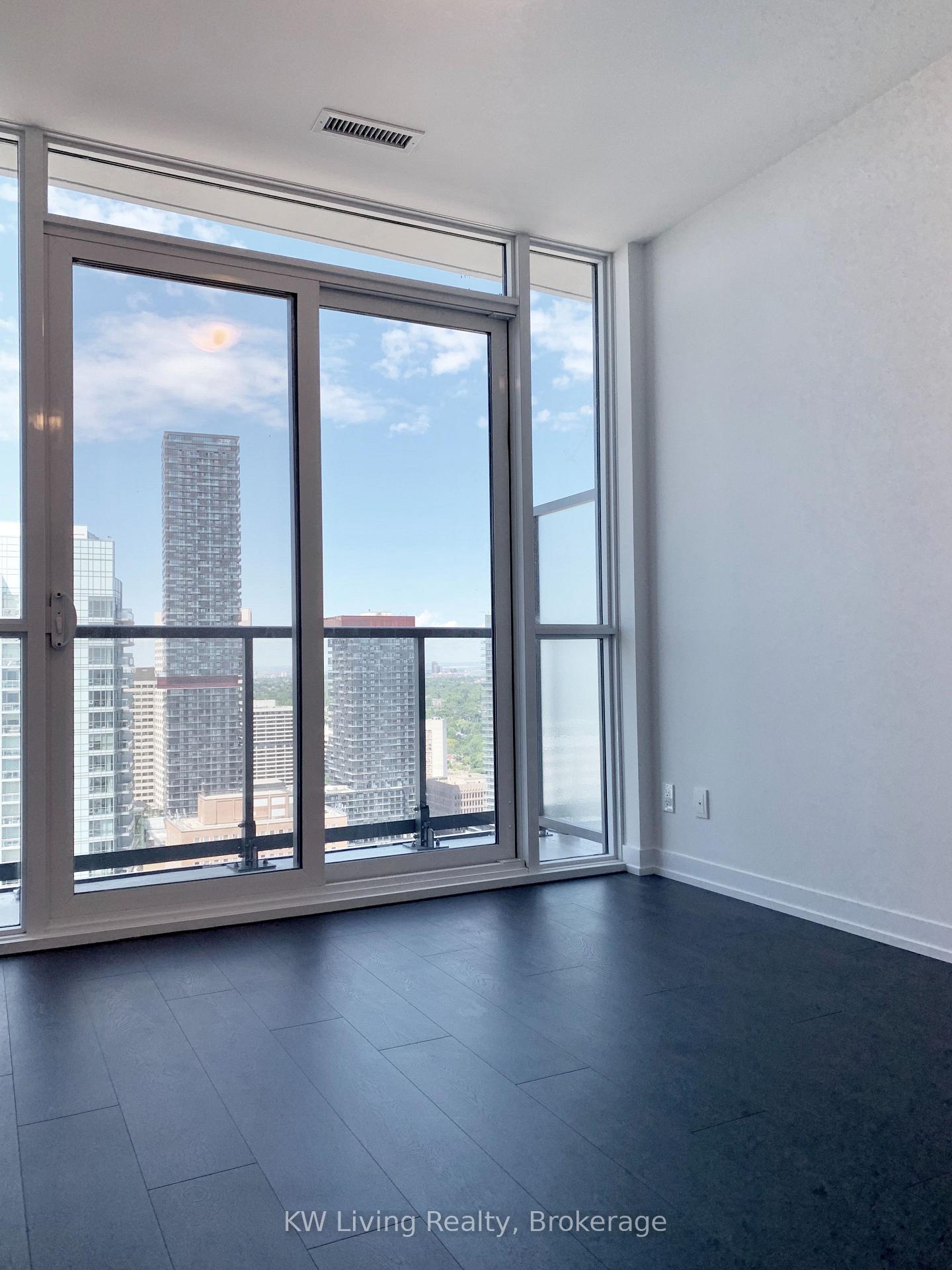 Photo 4 of Unit 3208, 125 Redpath Avenue, Toronto, Mount Pleasant West — HOMEH