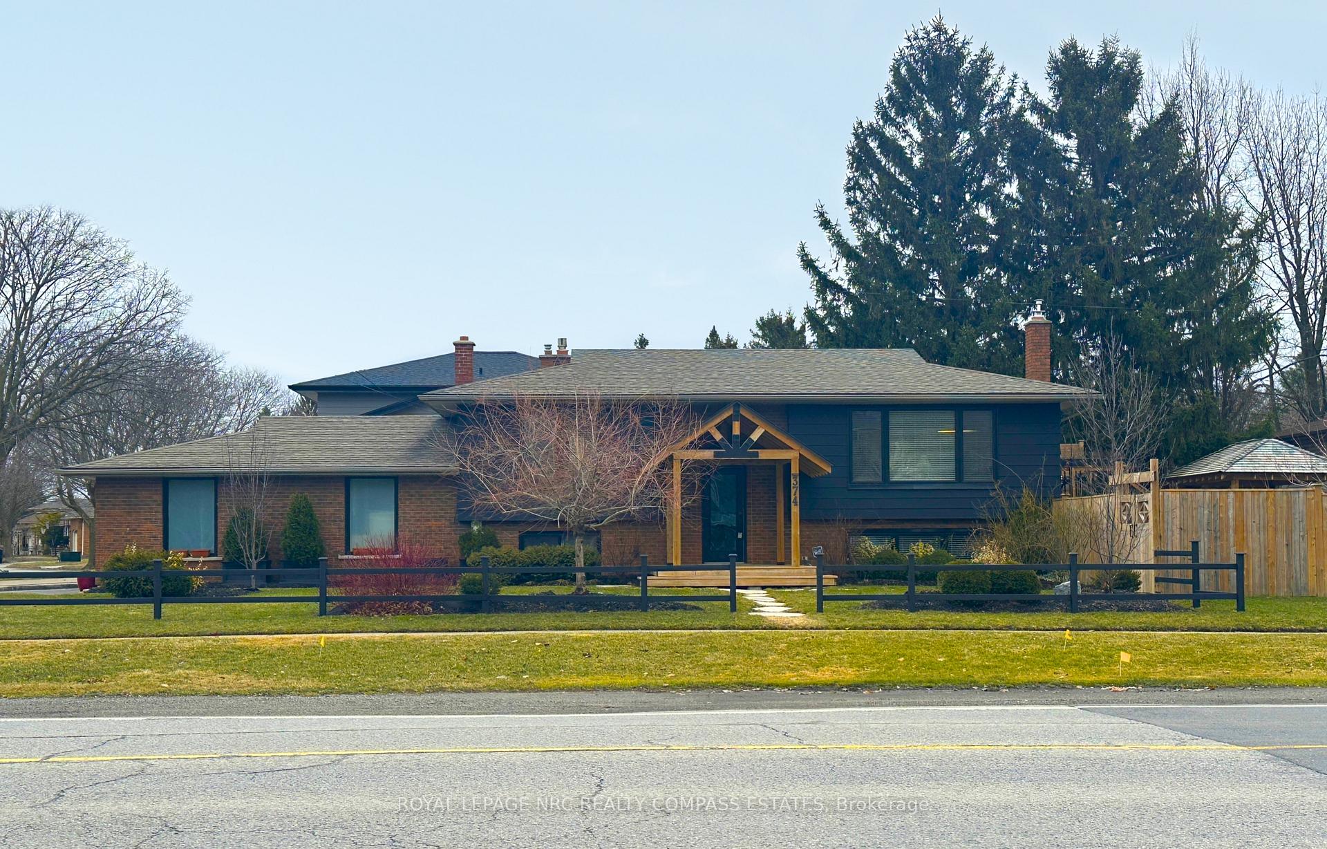 Front of 374 Niagara Street