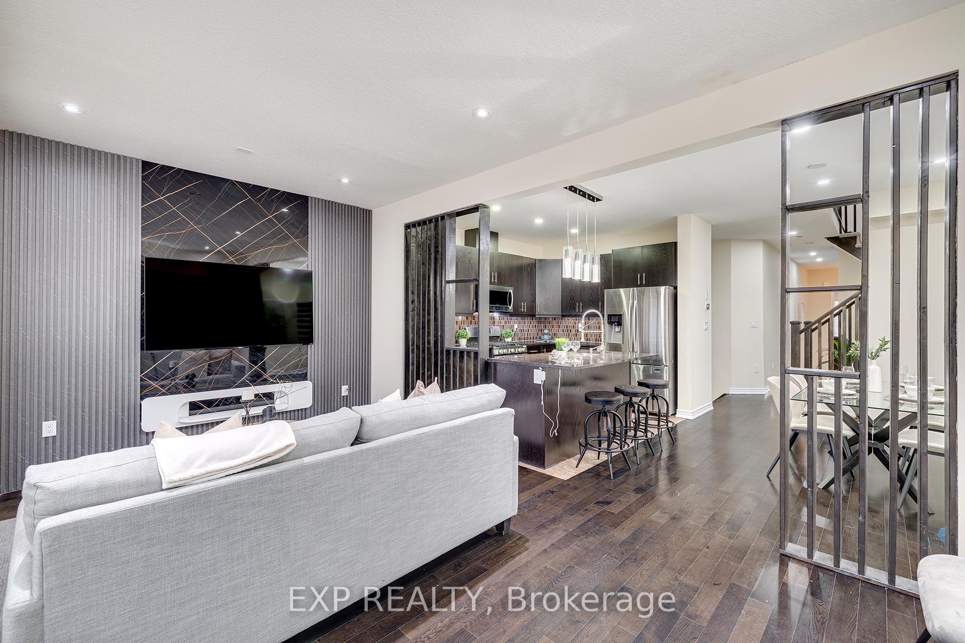 Photo 2 of 171 Lormont Boulevard, Hamilton, Stoney Creek Mountain — HOMEH