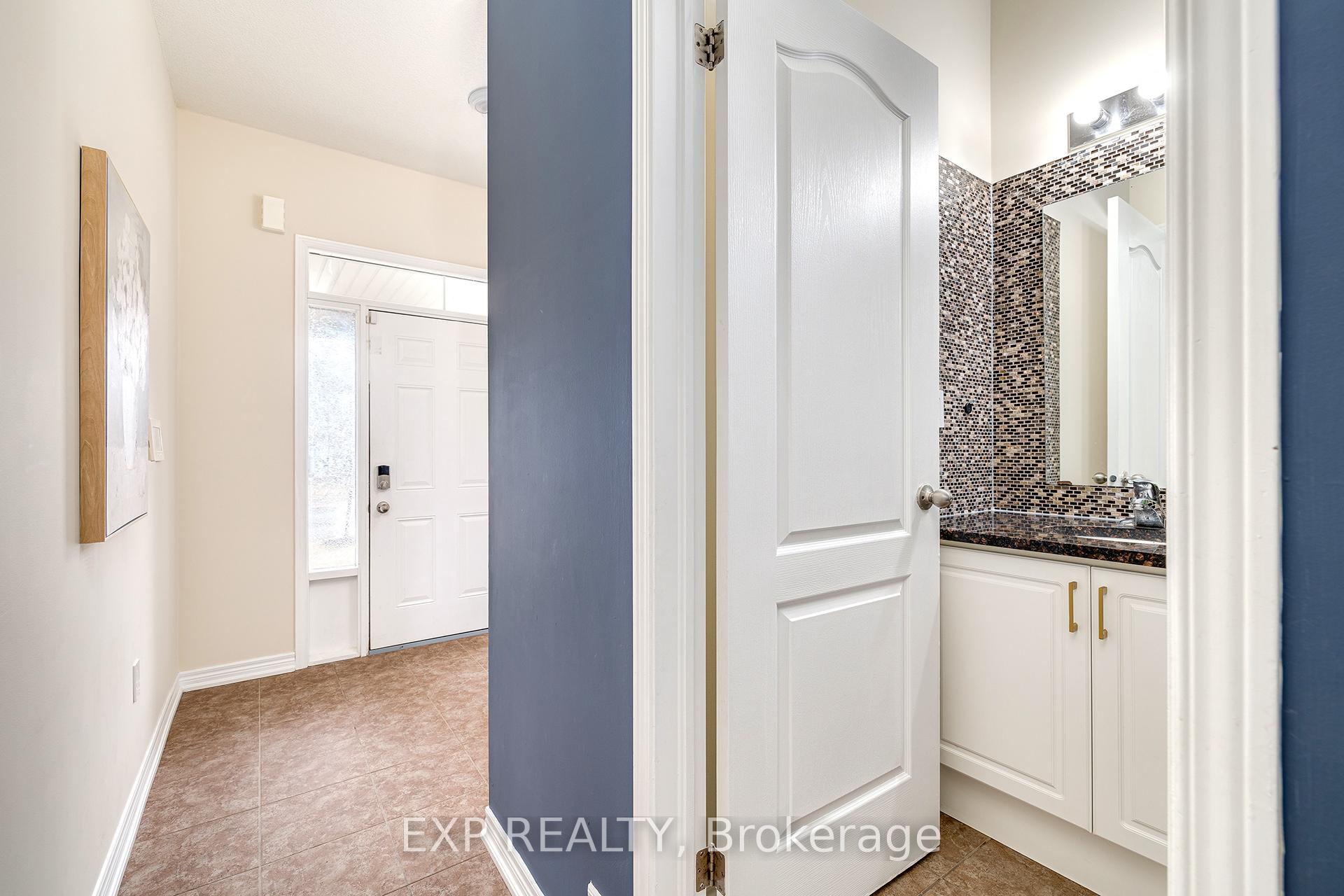 Photo 3 of 171 Lormont Boulevard, Hamilton, Stoney Creek Mountain — HOMEH