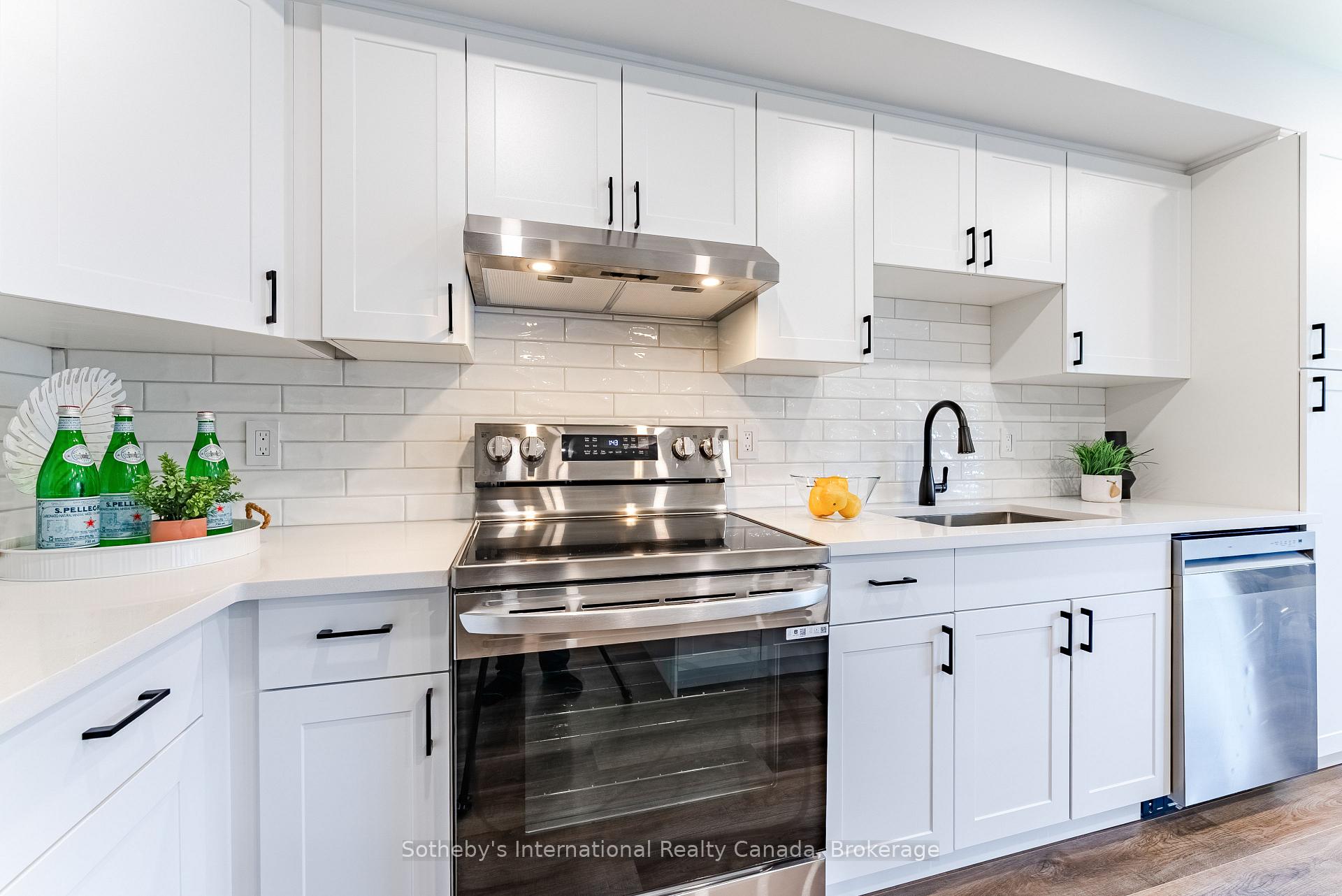 Photo 3 of 501 Southridge Drive, Hamilton, Mountview — HOMEH