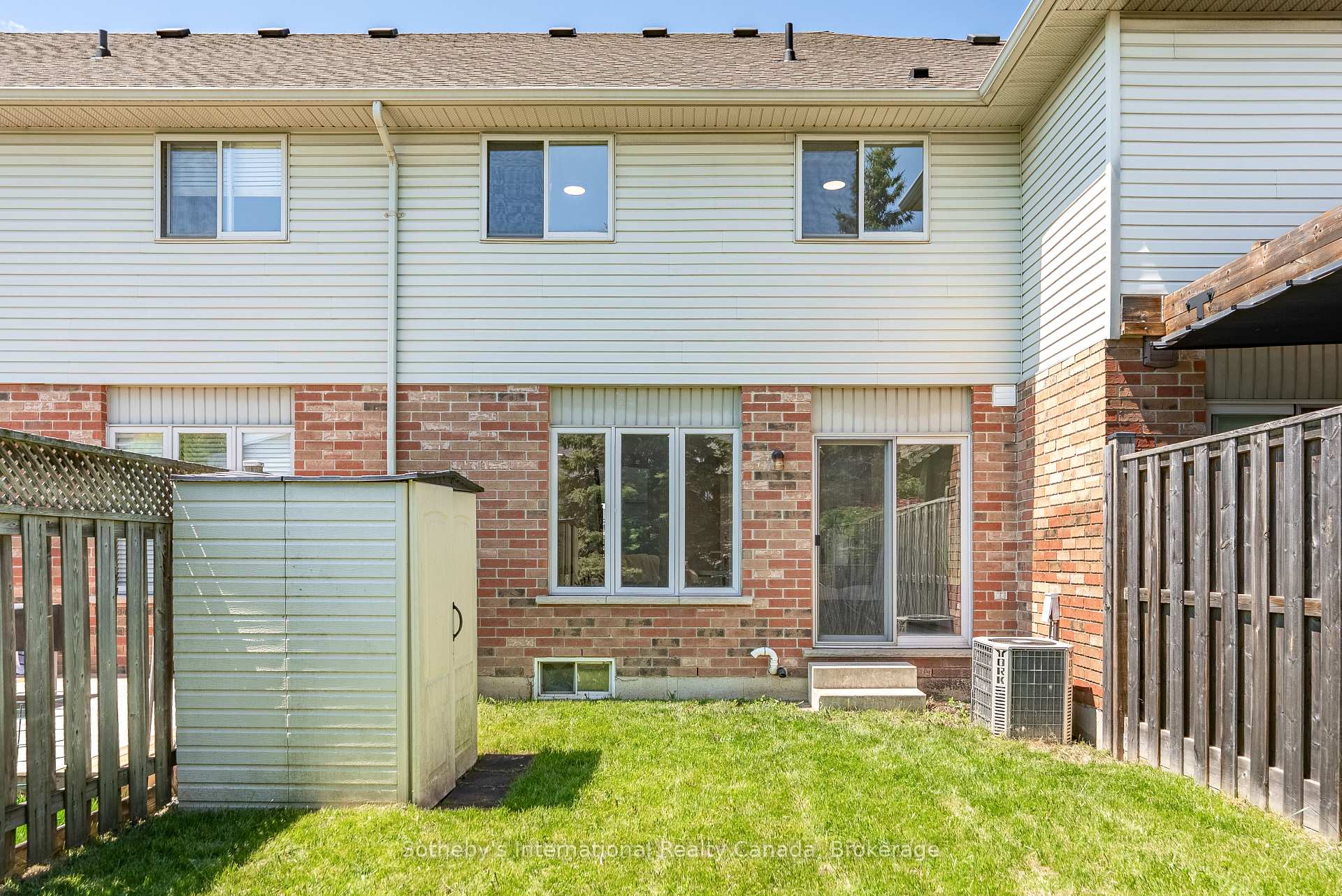 Photo 35 of 501 Southridge Drive, Hamilton, Mountview — HOMEH