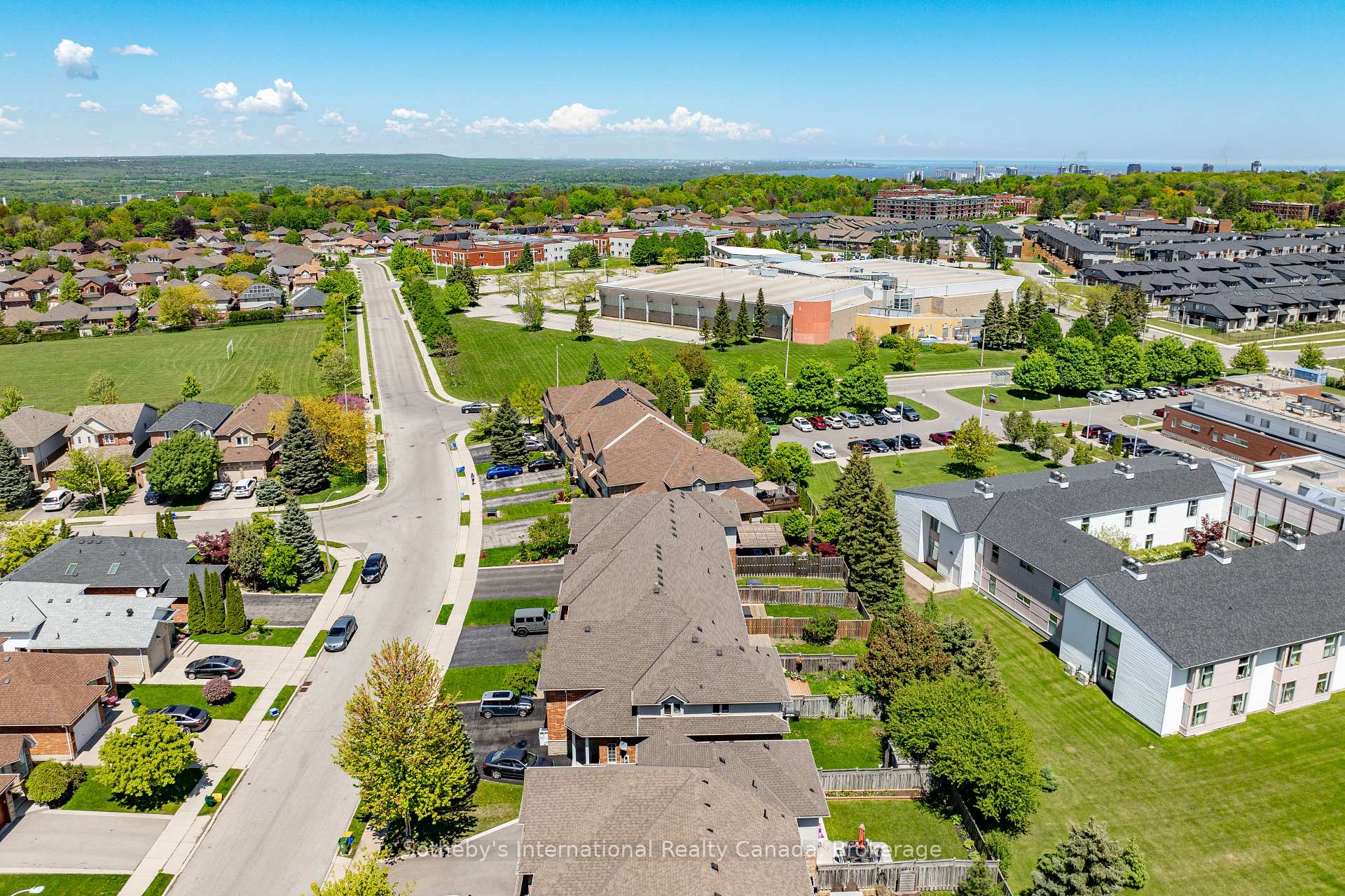 Photo 44 of 501 Southridge Drive, Hamilton, Mountview — HOMEH