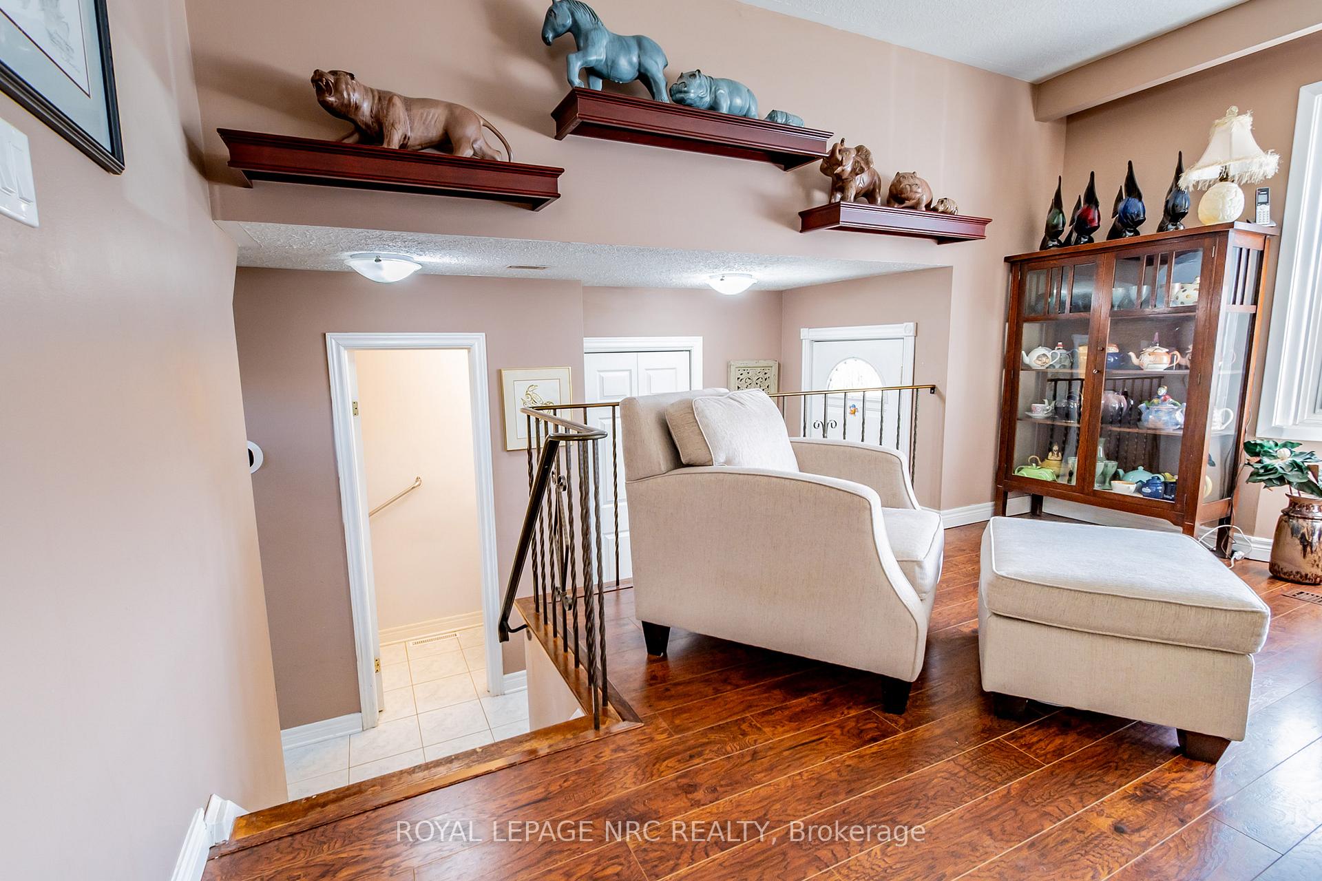 Photo 8 of 44 Harbour Heights Lane, St. Catharines, Lakeport — HOMEH