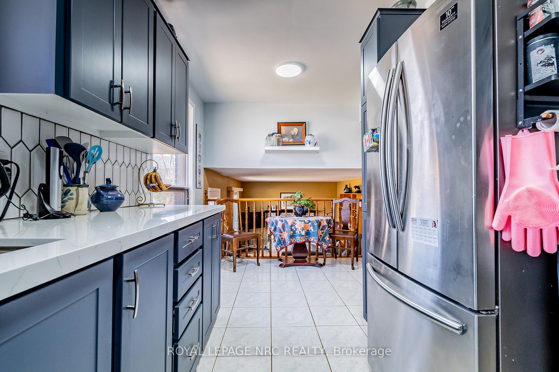 Photo 5 of 44 Harbour Heights Lane, St. Catharines, Lakeport — HOMEH