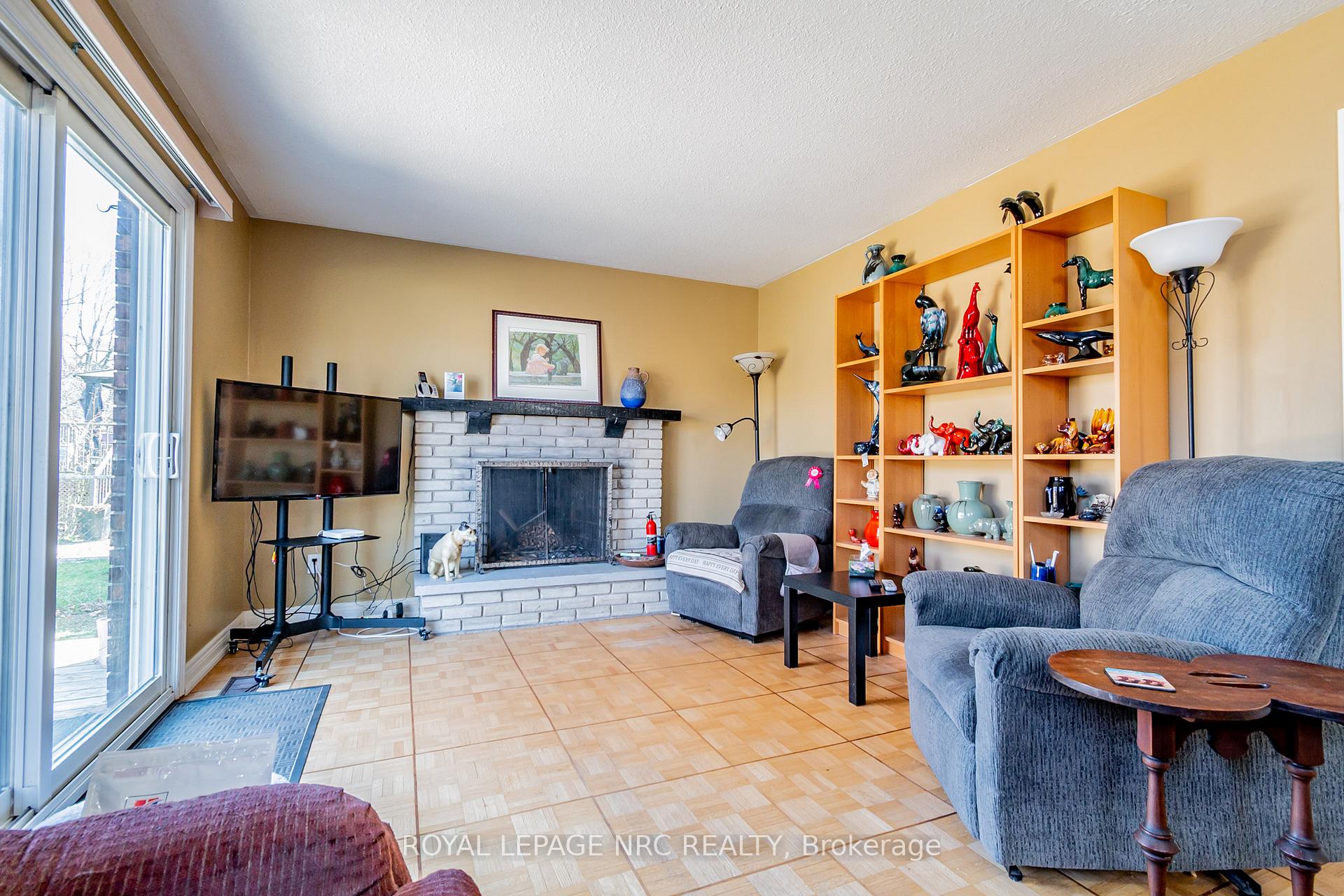 Photo 7 of 44 Harbour Heights Lane, St. Catharines, Lakeport — HOMEH