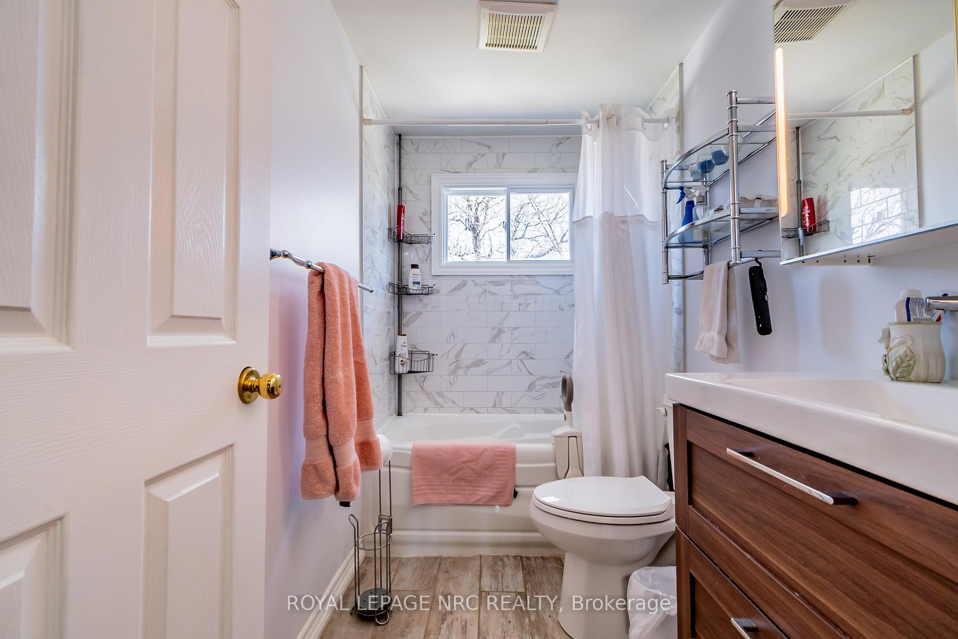 Photo 14 of 44 Harbour Heights Lane, St. Catharines, Lakeport — HOMEH
