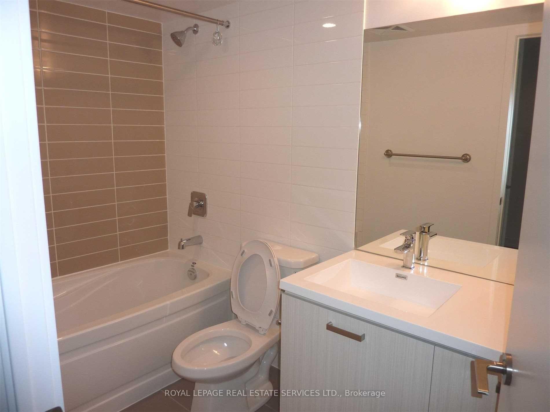 Photo 4 of Unit 501, 125 Redpath Avenue, Toronto, Mount Pleasant West — HOMEH