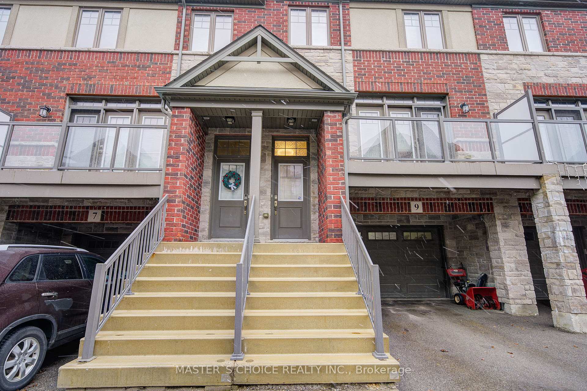 Photo 1 of 9 Andruss Lane, Hamilton, Ancaster — HOMEH