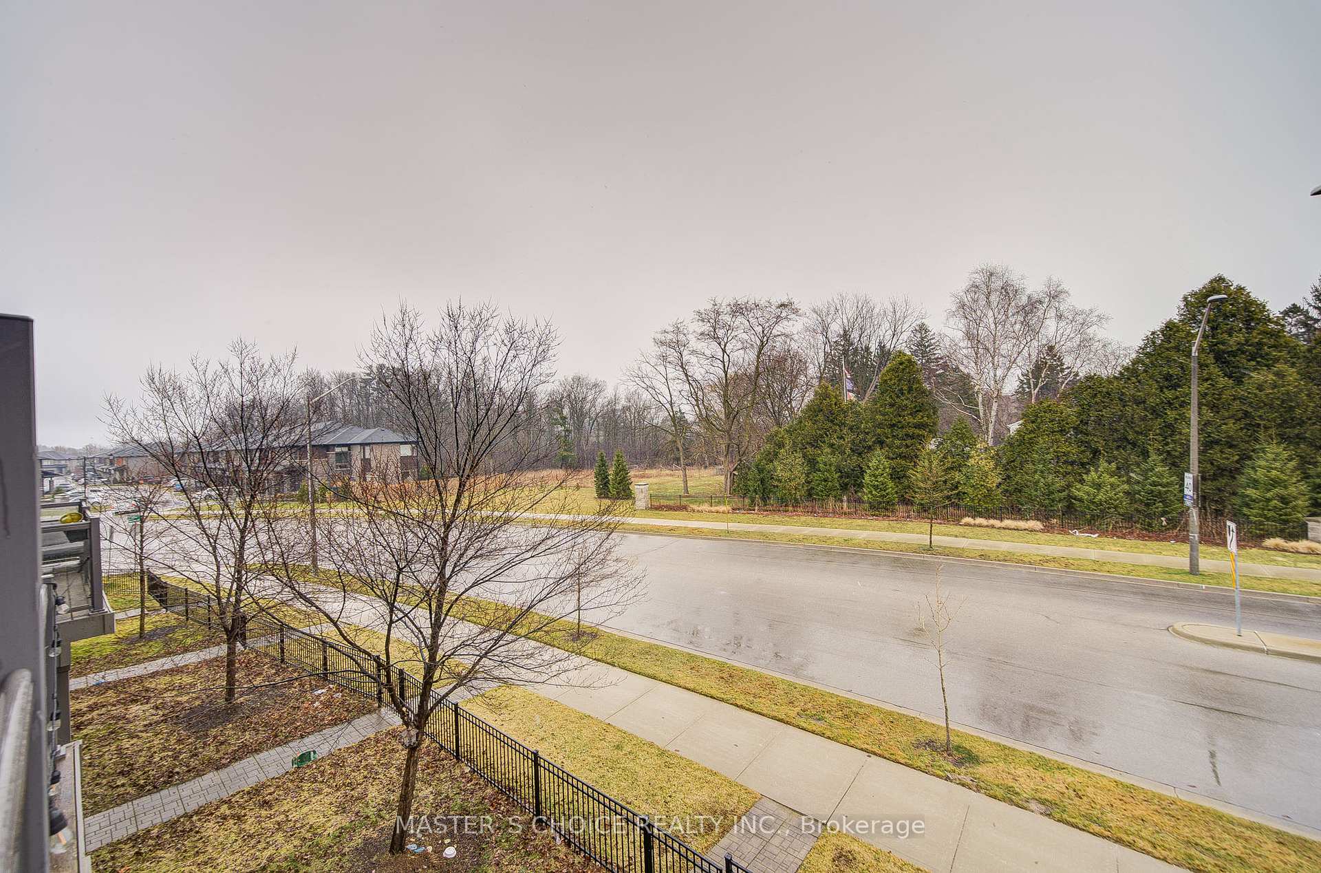 Photo 11 of 9 Andruss Lane, Hamilton, Ancaster — HOMEH