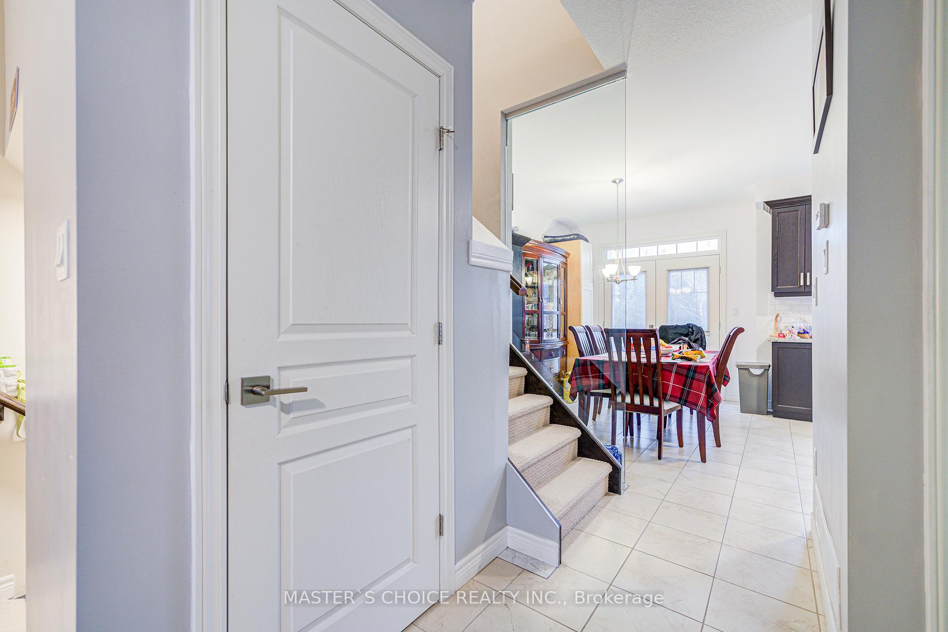 Photo 16 of 9 Andruss Lane, Hamilton, Ancaster — HOMEH