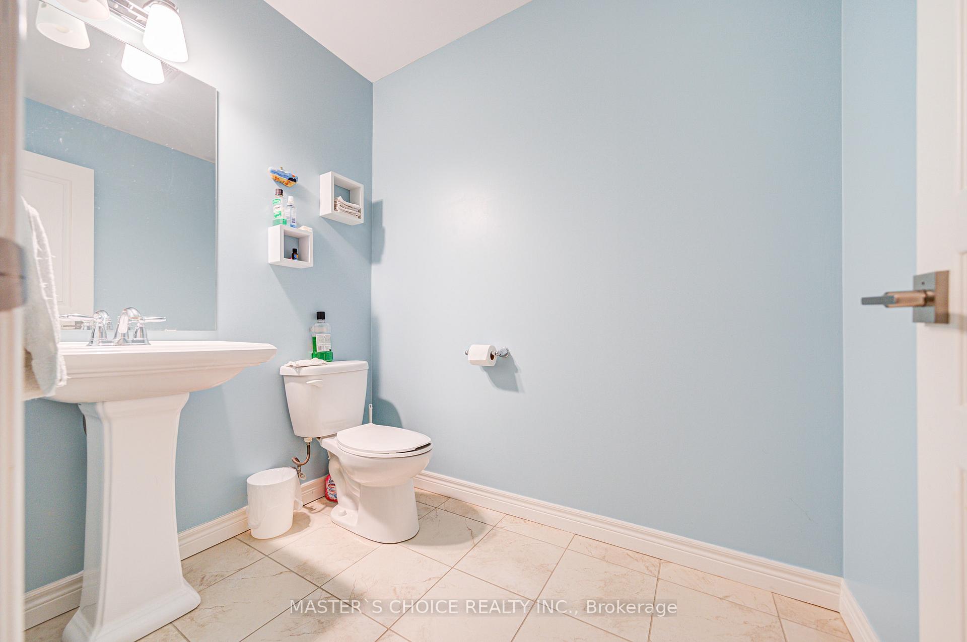 Photo 9 of 9 Andruss Lane, Hamilton, Ancaster — HOMEH