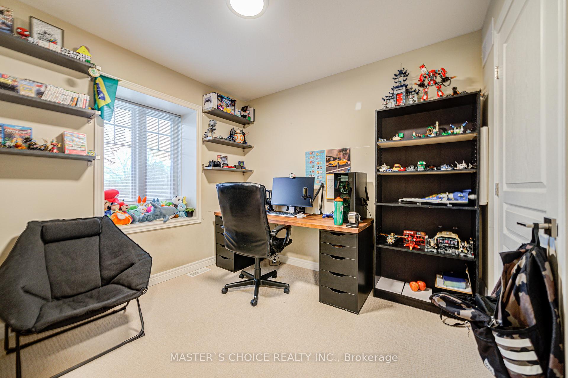Photo 26 of 9 Andruss Lane, Hamilton, Ancaster — HOMEH