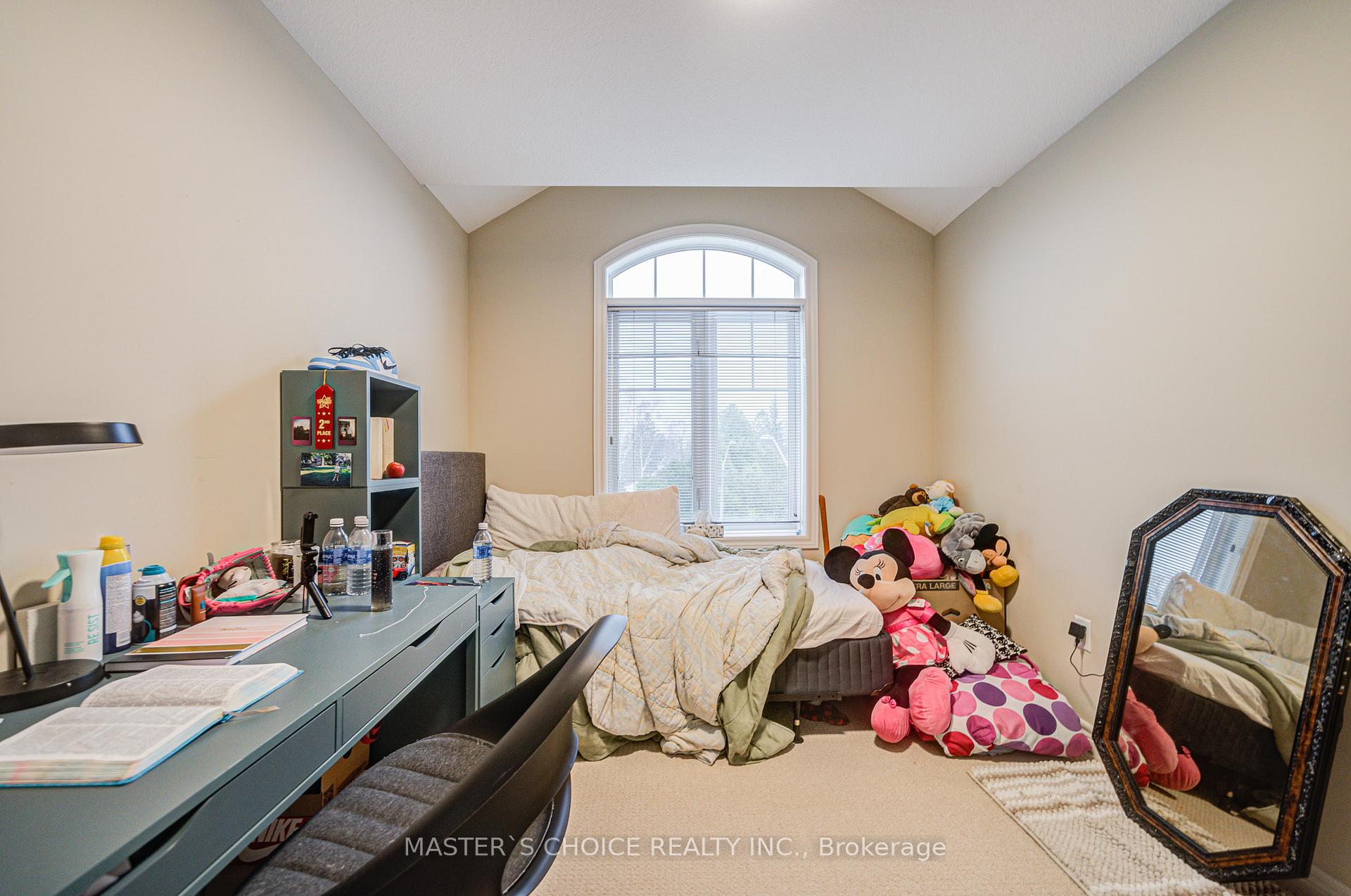 Photo 29 of 9 Andruss Lane, Hamilton, Ancaster — HOMEH