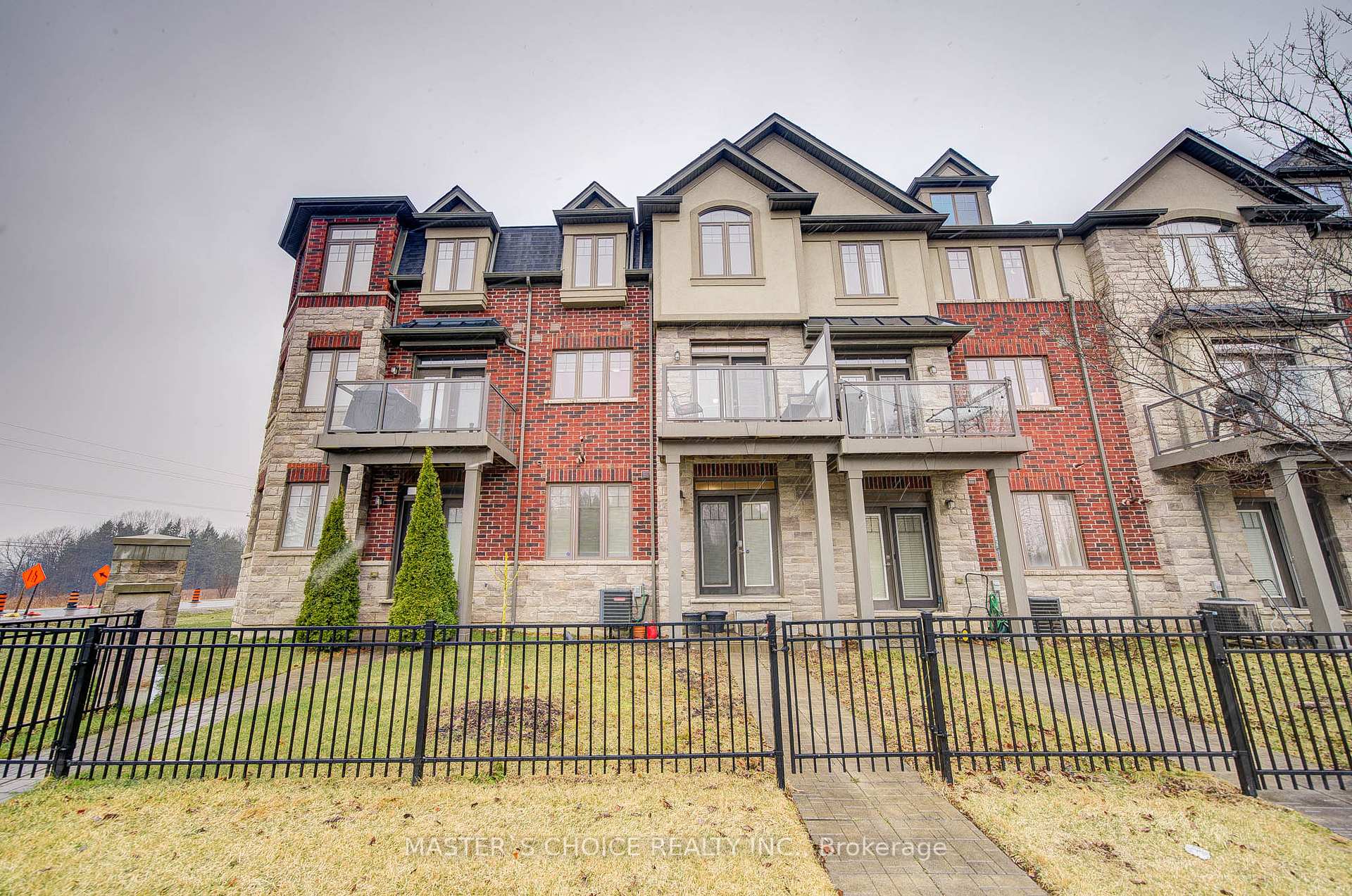 Photo 31 of 9 Andruss Lane, Hamilton, Ancaster — HOMEH