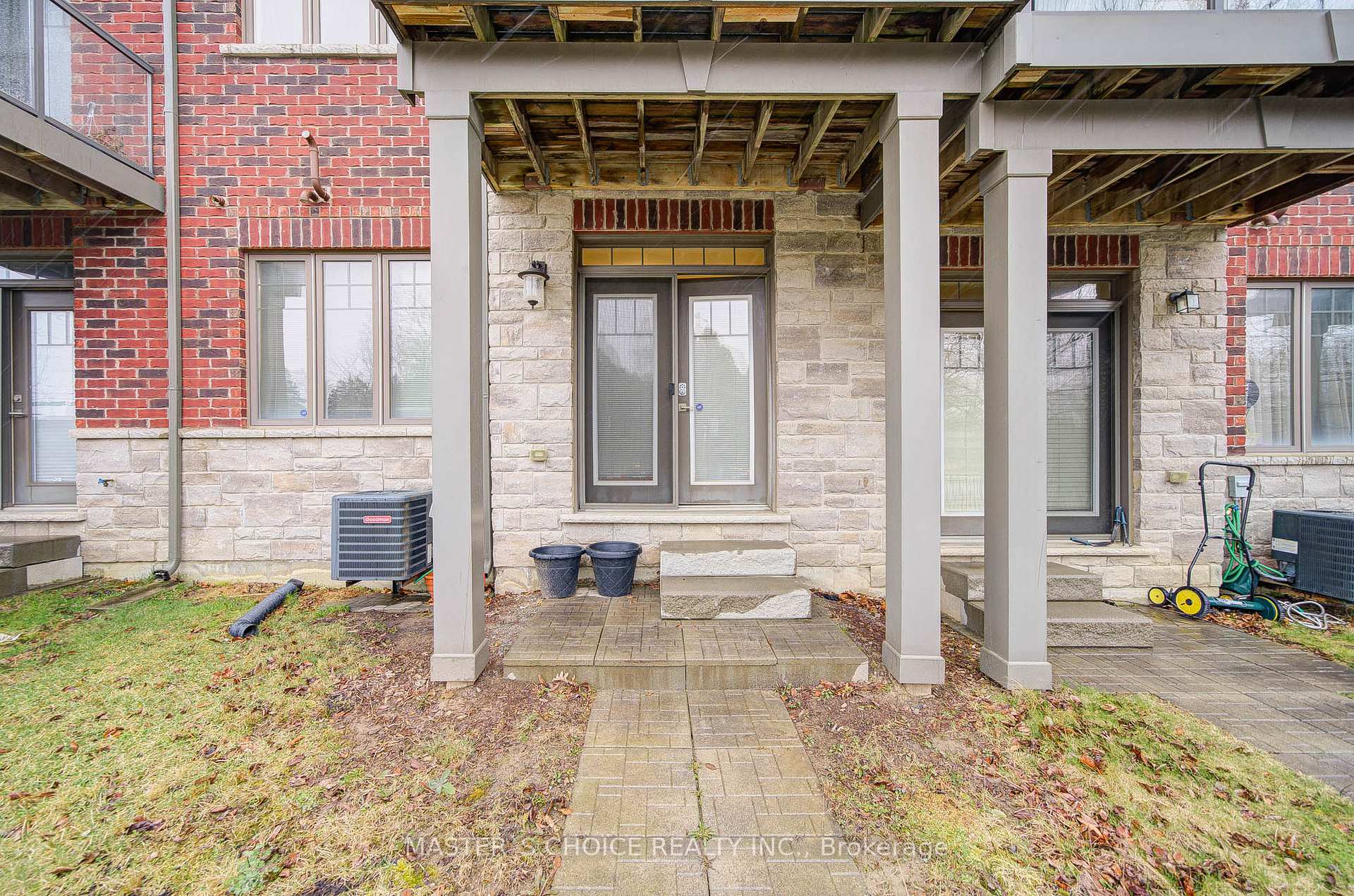 Photo 37 of 9 Andruss Lane, Hamilton, Ancaster — HOMEH