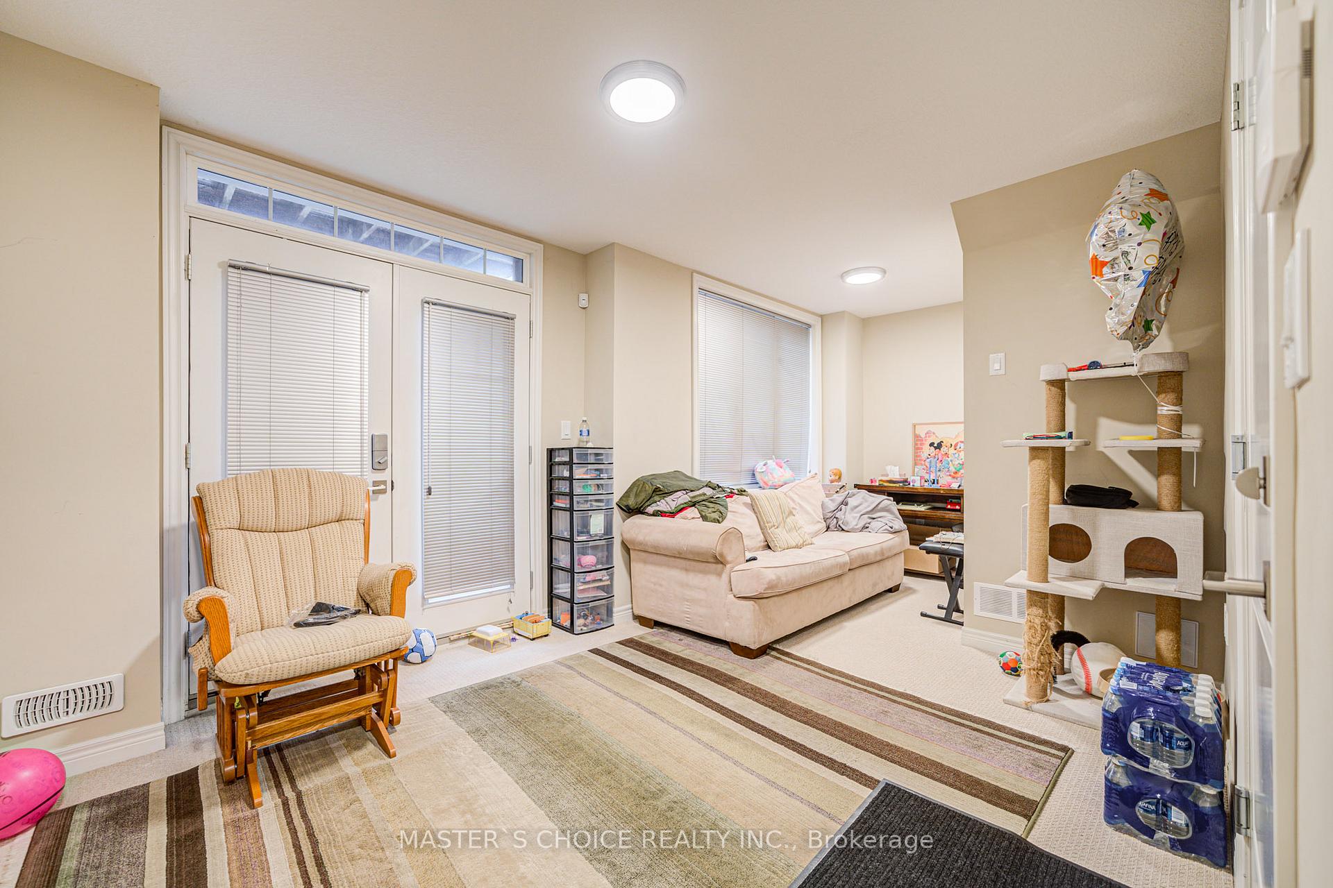 Photo 34 of 9 Andruss Lane, Hamilton, Ancaster — HOMEH