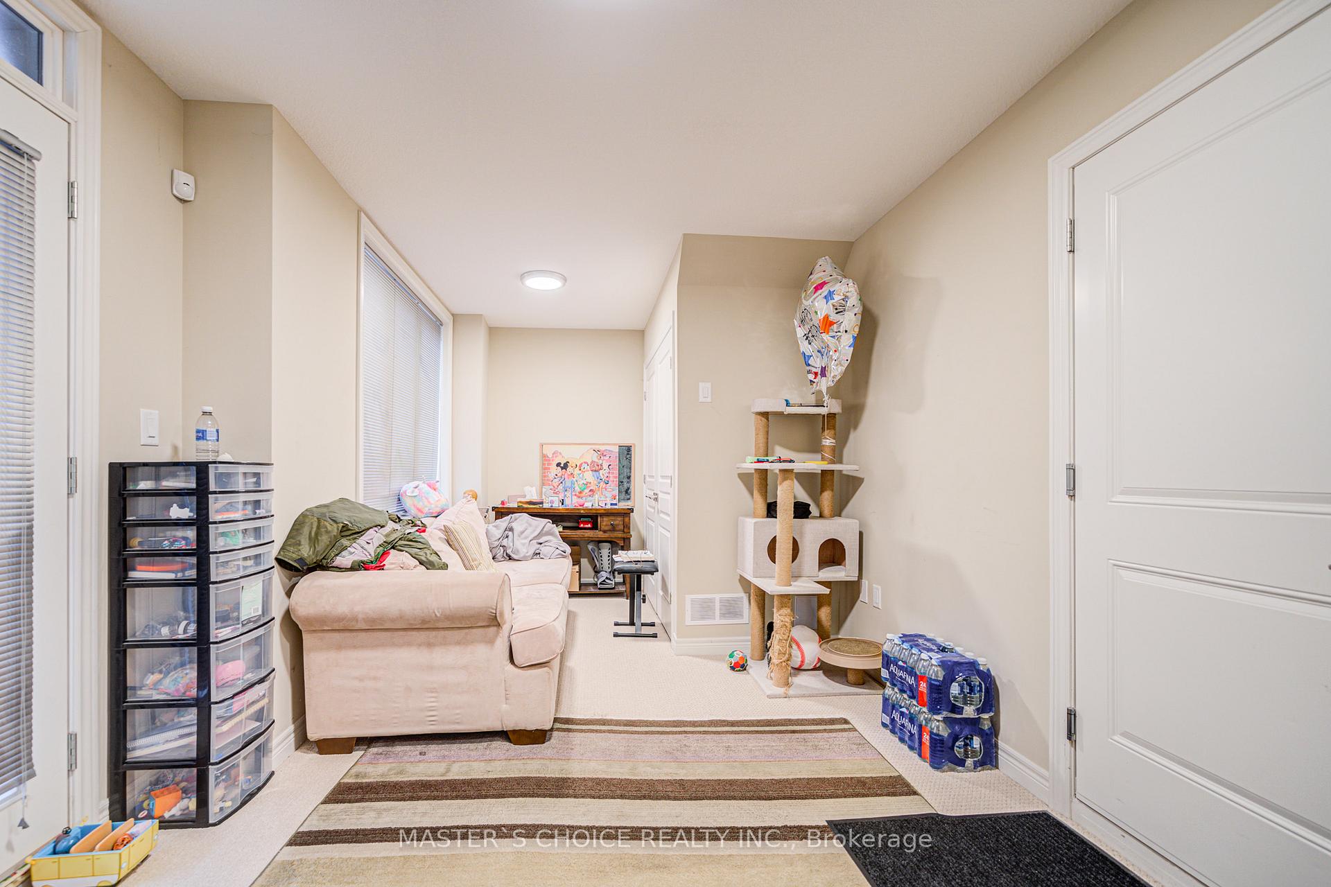 Photo 39 of 9 Andruss Lane, Hamilton, Ancaster — HOMEH